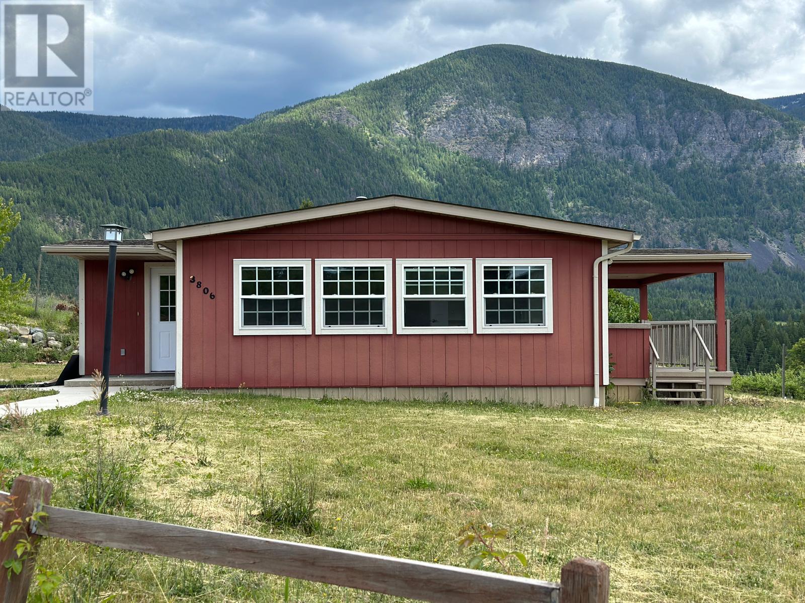 3806 38th Avenue, Creston, British Columbia  V0B 1G1 - Photo 1 - 10354822