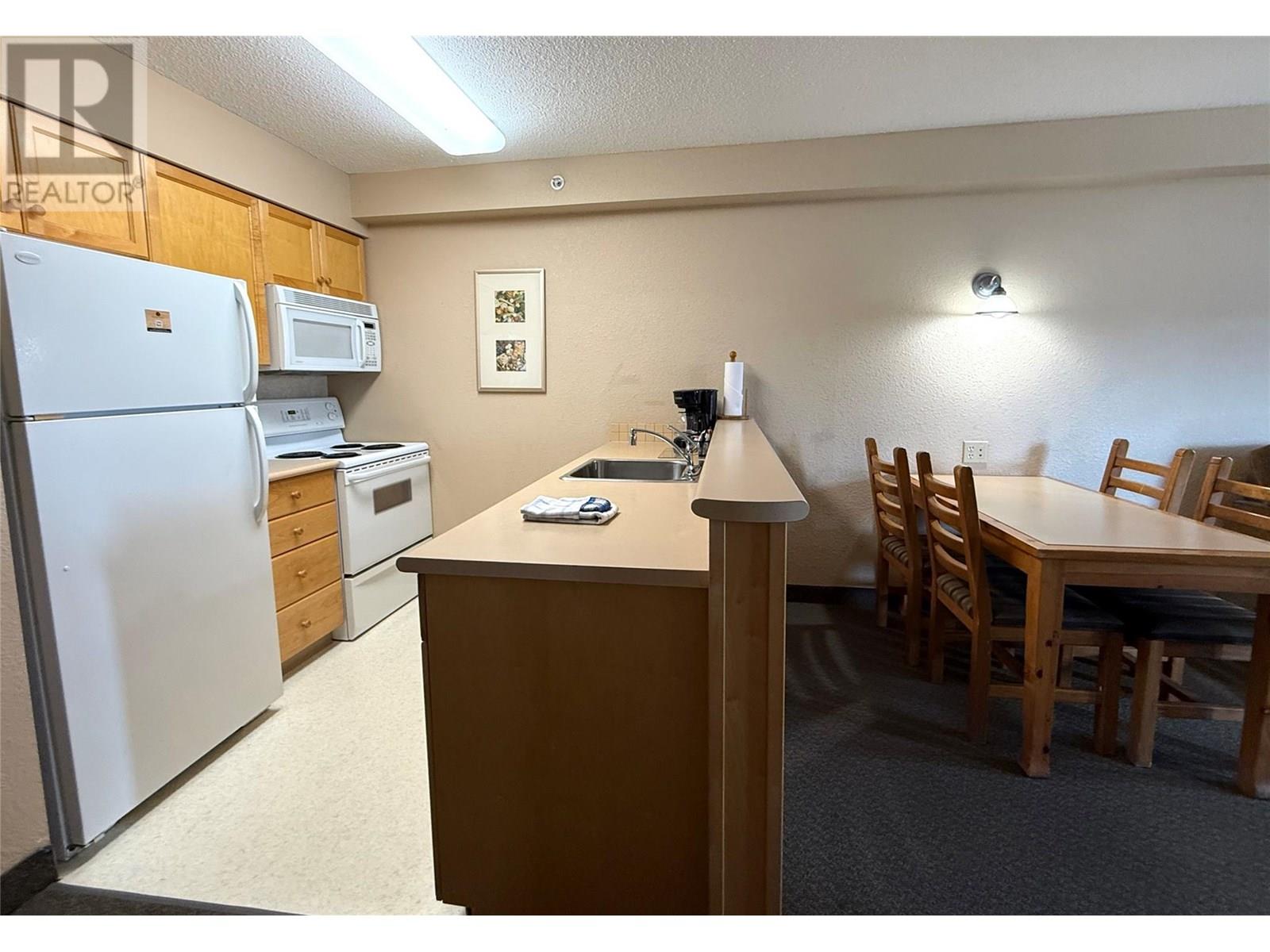 500 Stemwinder Drive Unit# 208, Kimberley, British Columbia  V1A 2Y6 - Photo 3 - 10355324