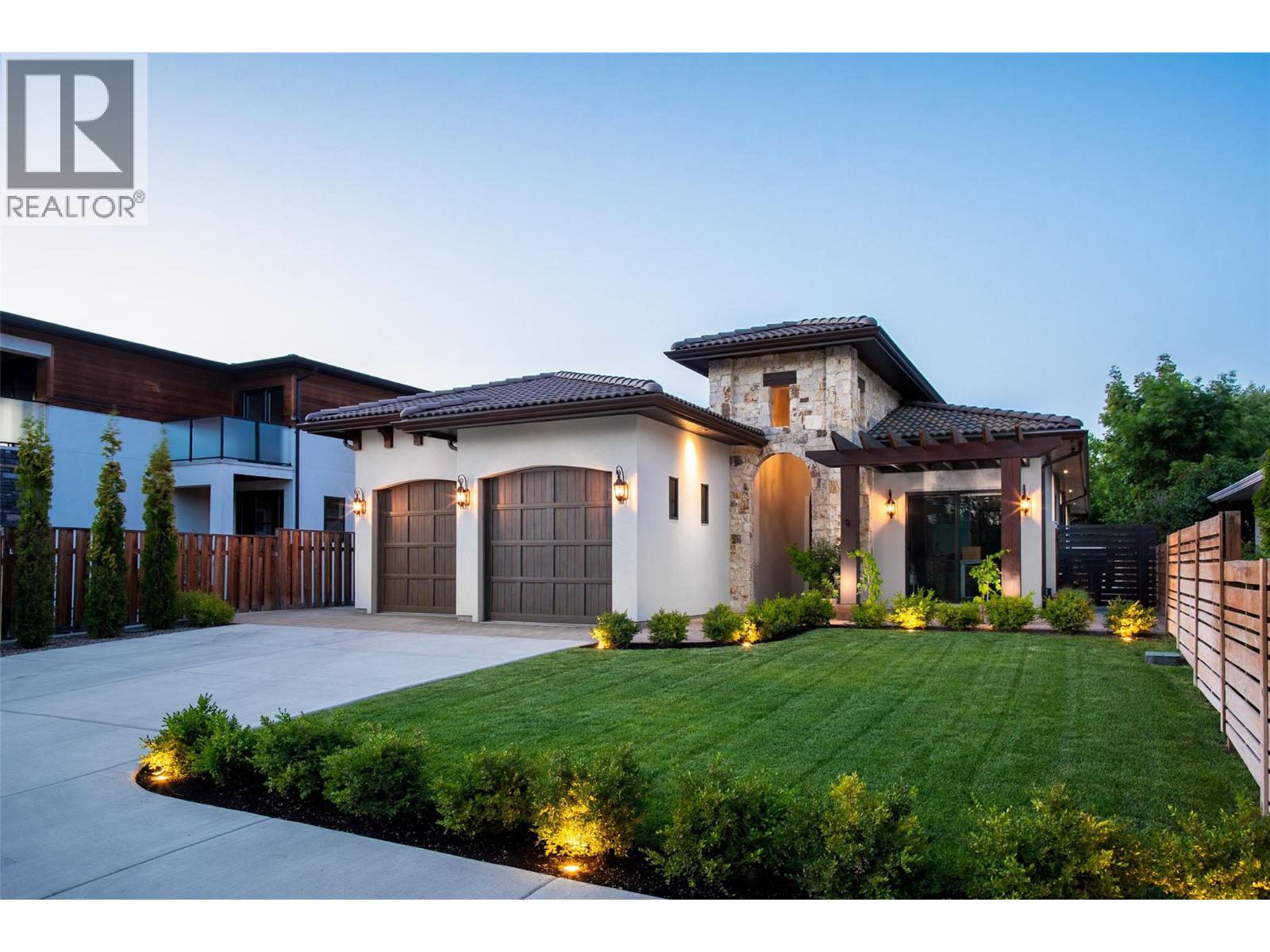 3567 Lakeshore Road, Kelowna, British Columbia  V1W 3K1 - Photo 1 - 10354923