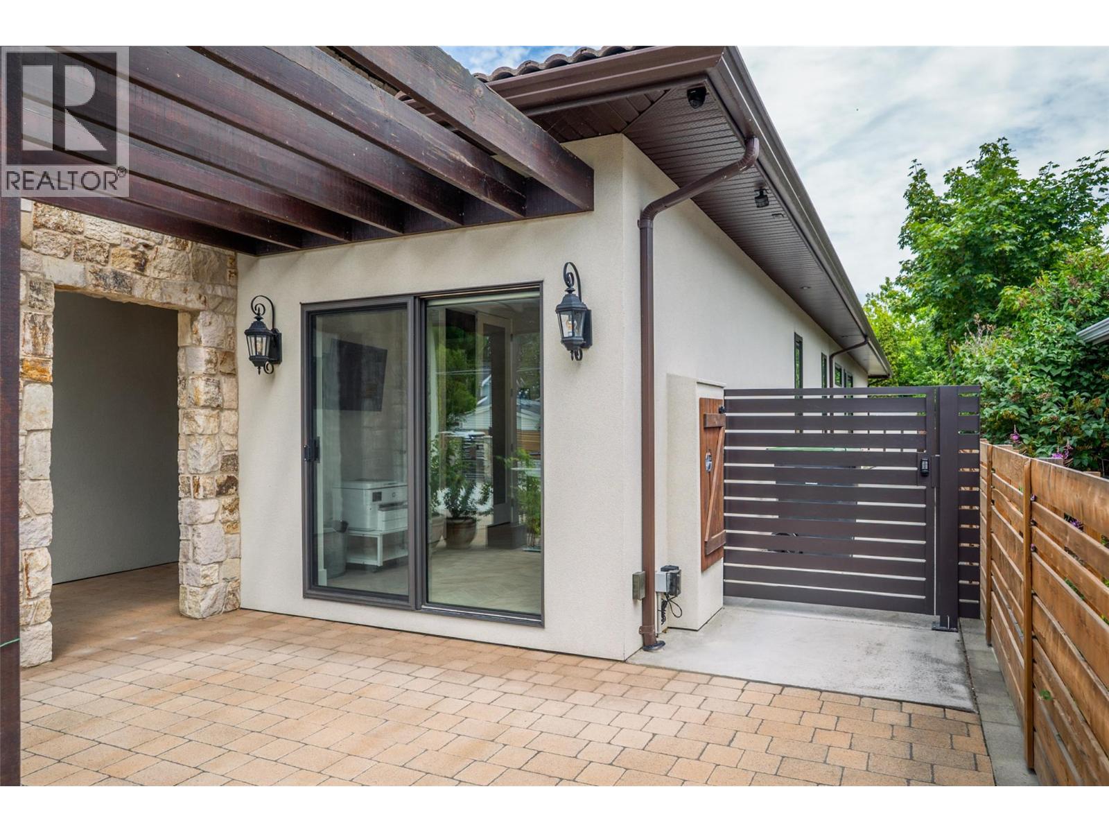 3567 Lakeshore Road, Kelowna, British Columbia  V1W 3K1 - Photo 11 - 10354923