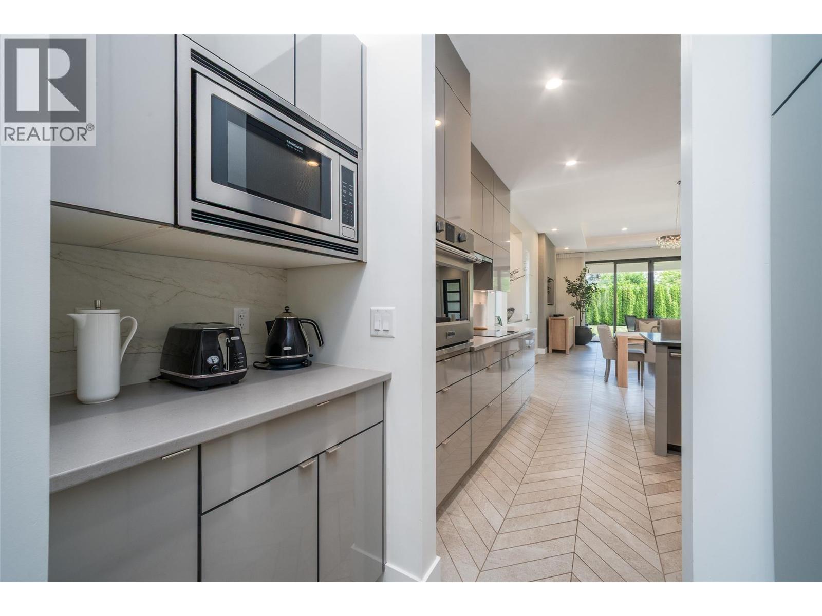 3567 Lakeshore Road, Kelowna, British Columbia  V1W 3K1 - Photo 23 - 10354923