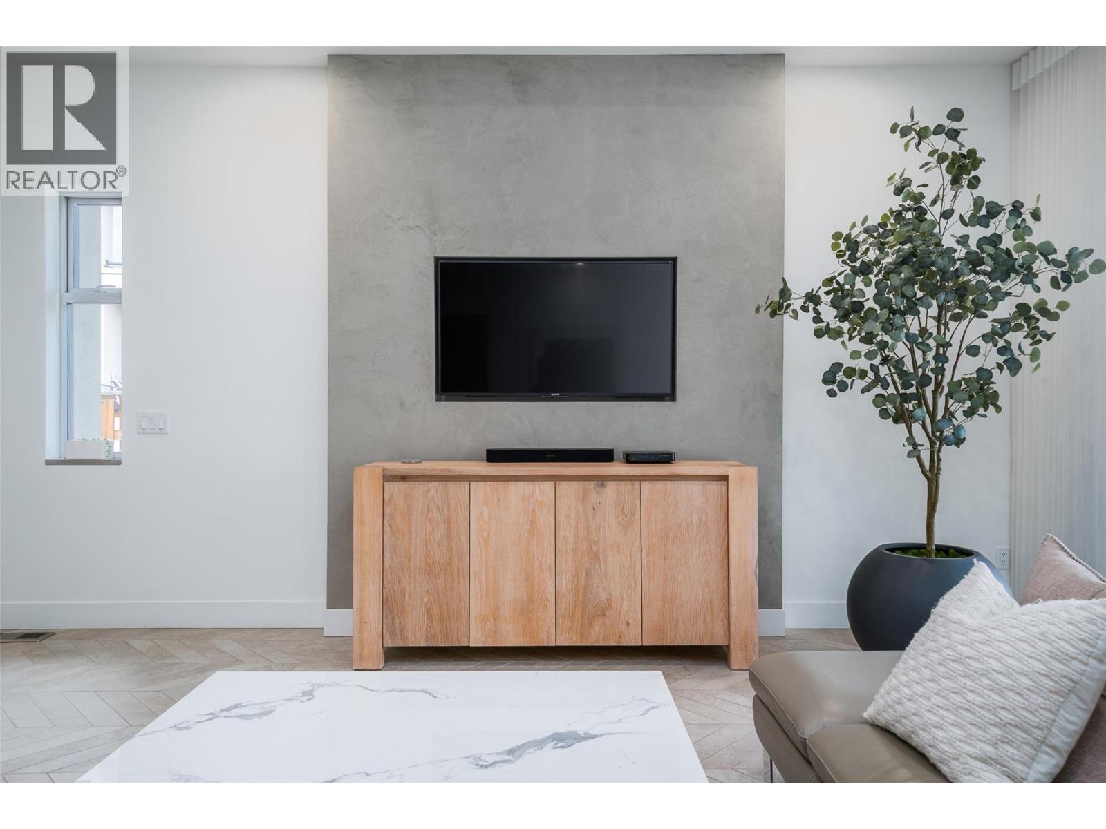 3567 Lakeshore Road, Kelowna, British Columbia  V1W 3K1 - Photo 32 - 10354923