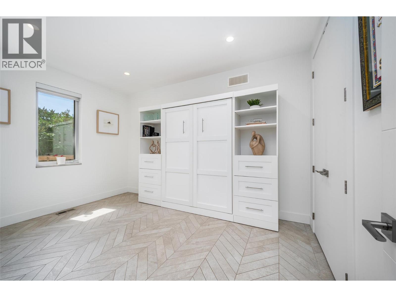 3567 Lakeshore Road, Kelowna, British Columbia  V1W 3K1 - Photo 35 - 10354923