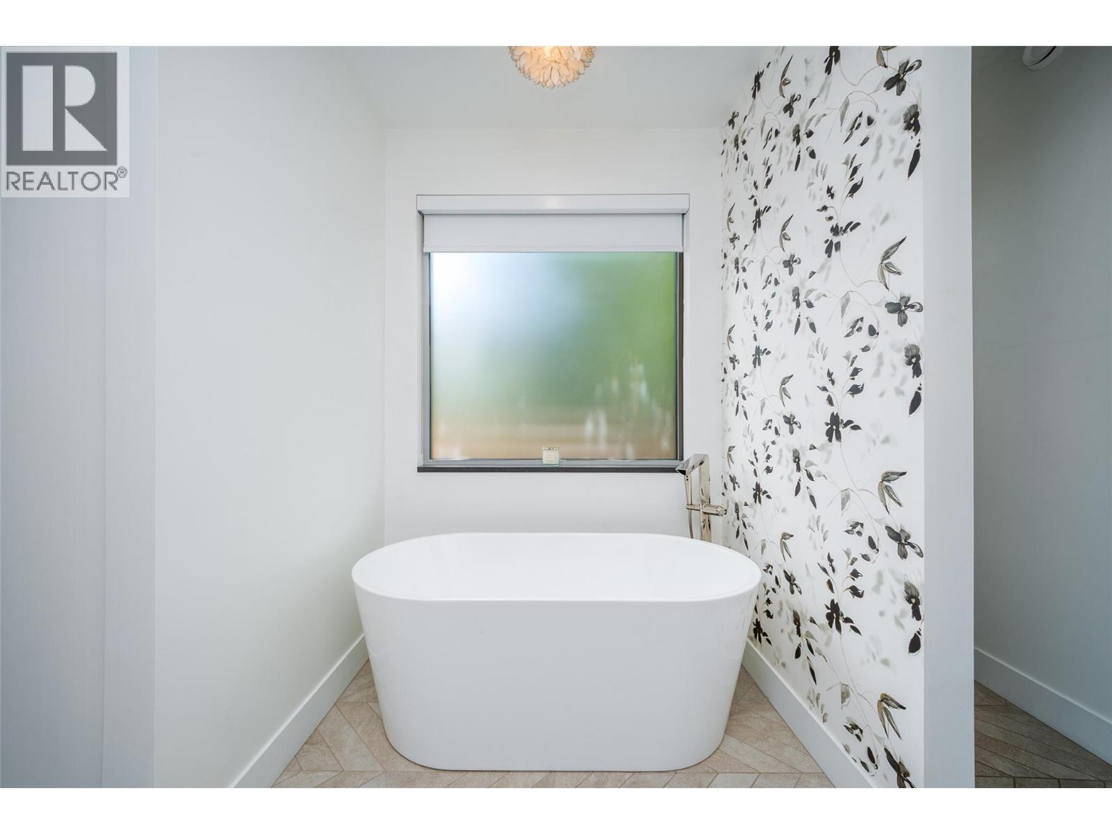 3567 Lakeshore Road, Kelowna, British Columbia  V1W 3K1 - Photo 41 - 10354923