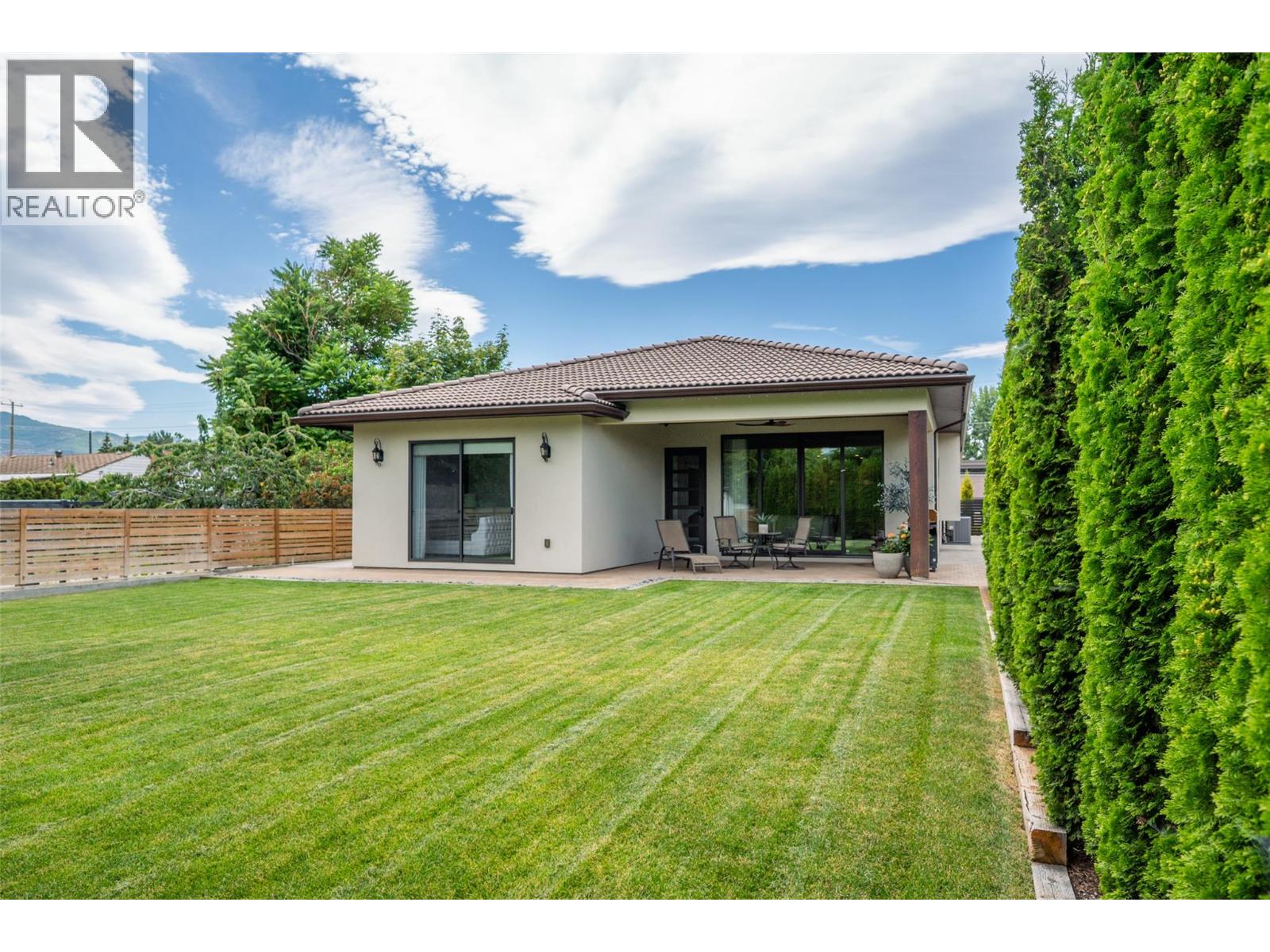 3567 Lakeshore Road, Kelowna, British Columbia  V1W 3K1 - Photo 56 - 10354923