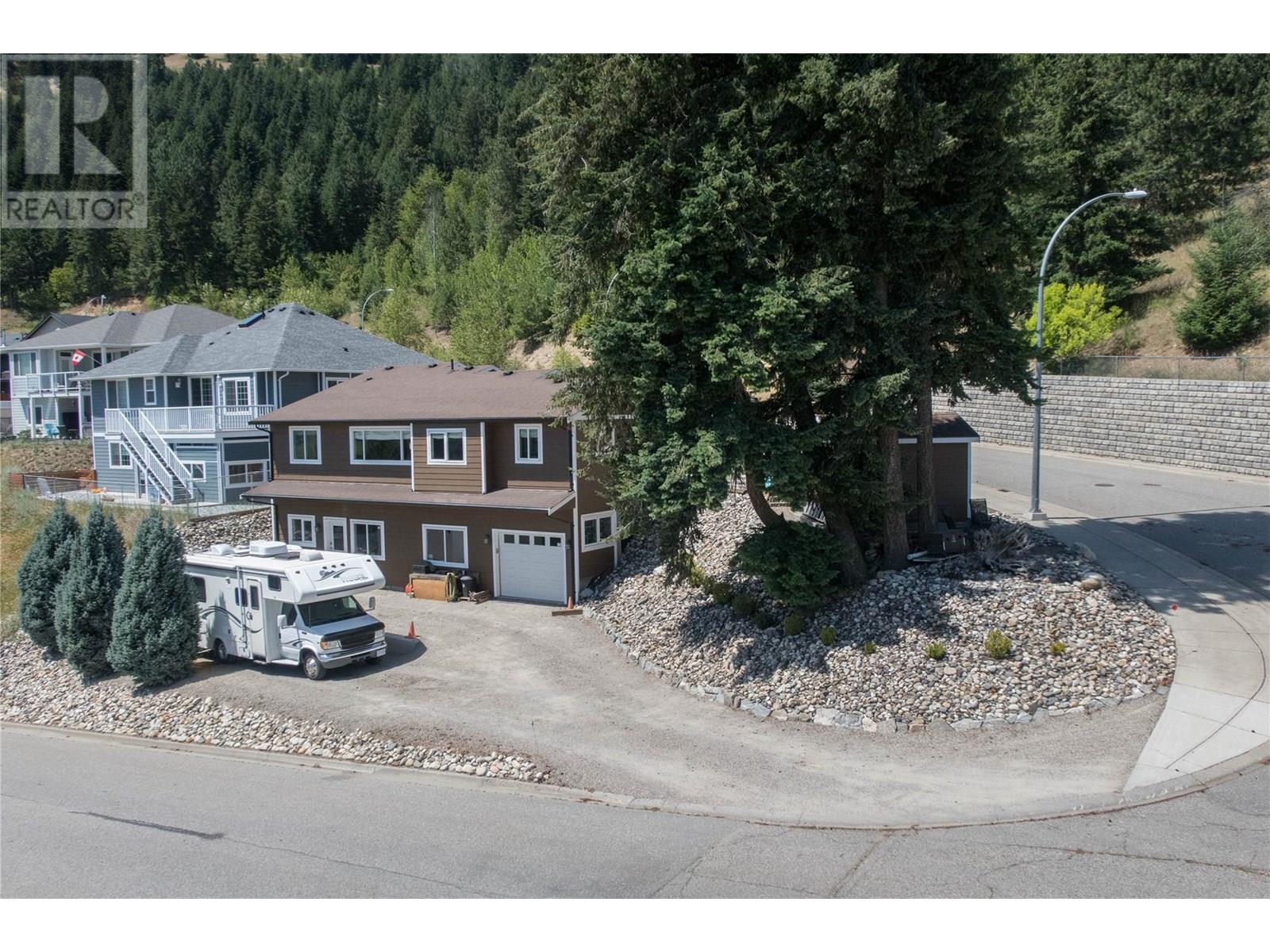 1859 Schunter Drive, Lumby, British Columbia  V0E 2G0 - Photo 13 - 10355157