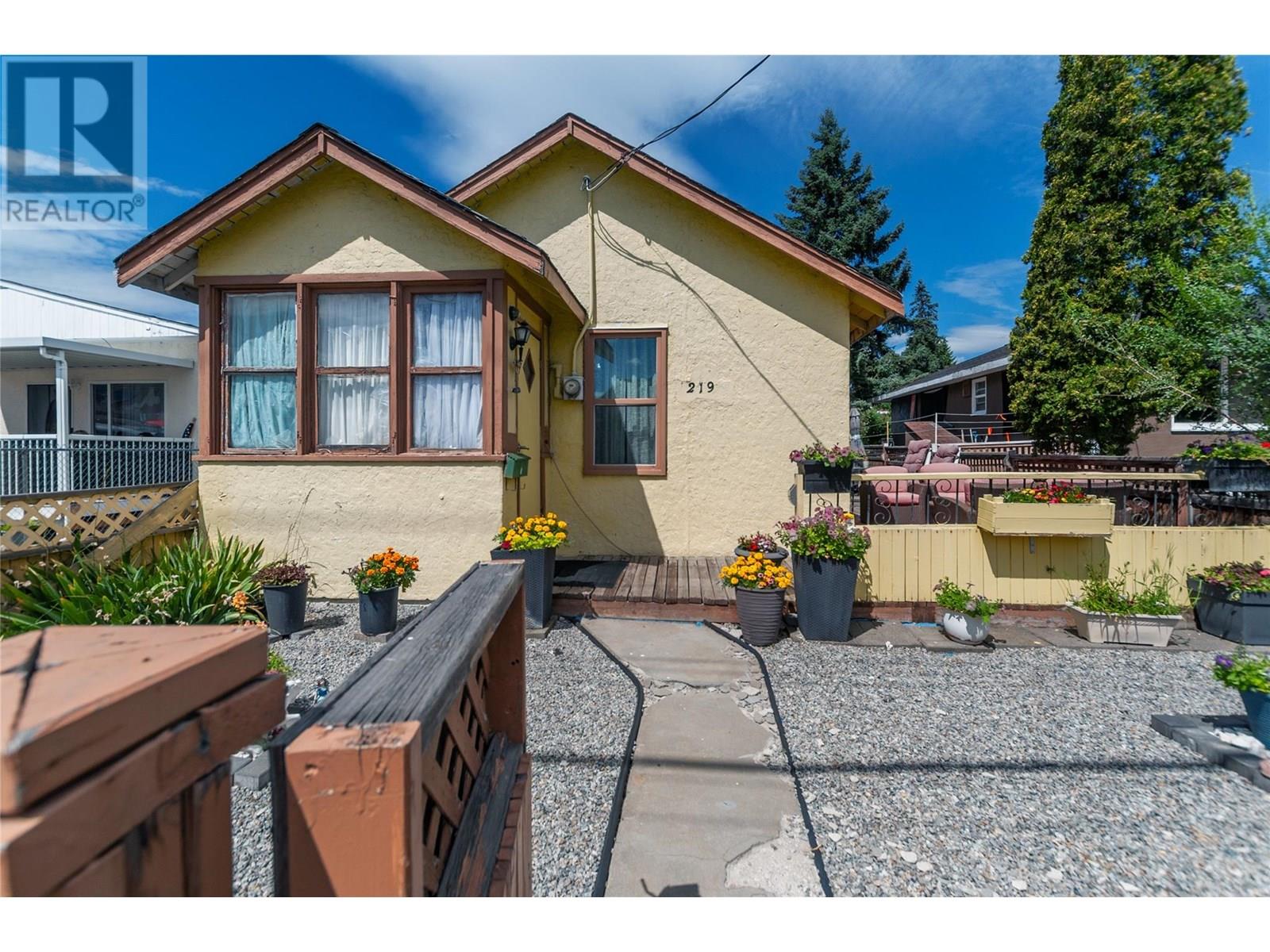 219 Hastings Avenue, Penticton, British Columbia  V2A 2V5 - Photo 2 - 10355381