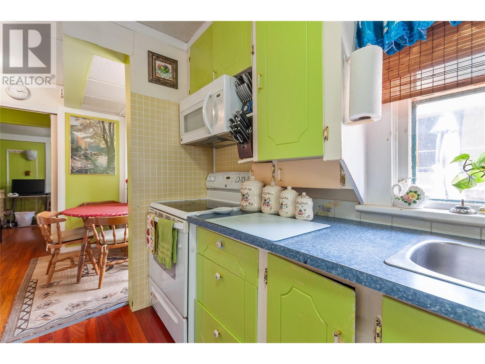 219 Hastings Avenue, Penticton, British Columbia  V2A 2V5 - Photo 7 - 10355381