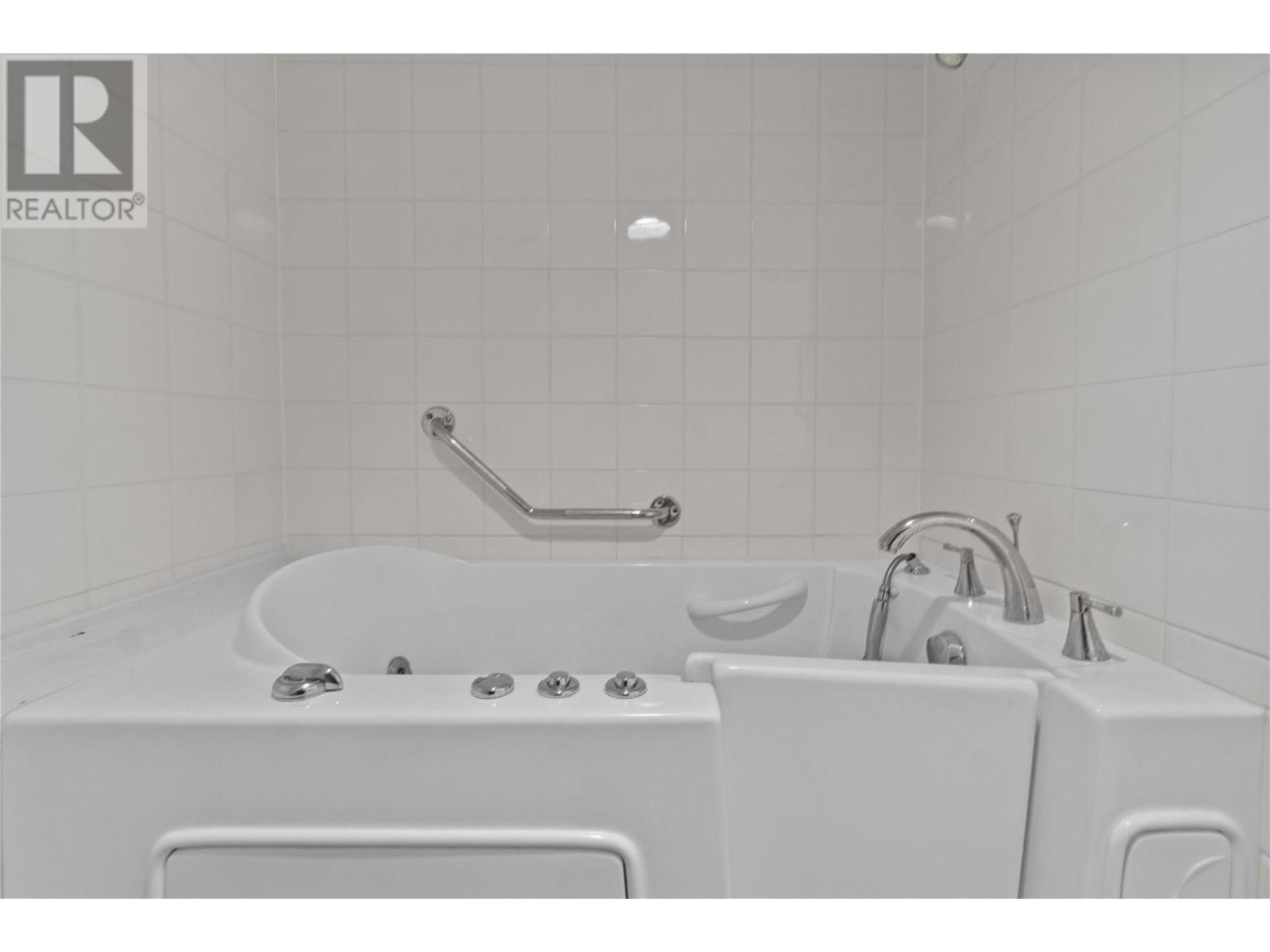 250 5 Street Se Unit# 313, Salmon Arm, British Columbia  V1E 1J8 - Photo 26 - 10355325