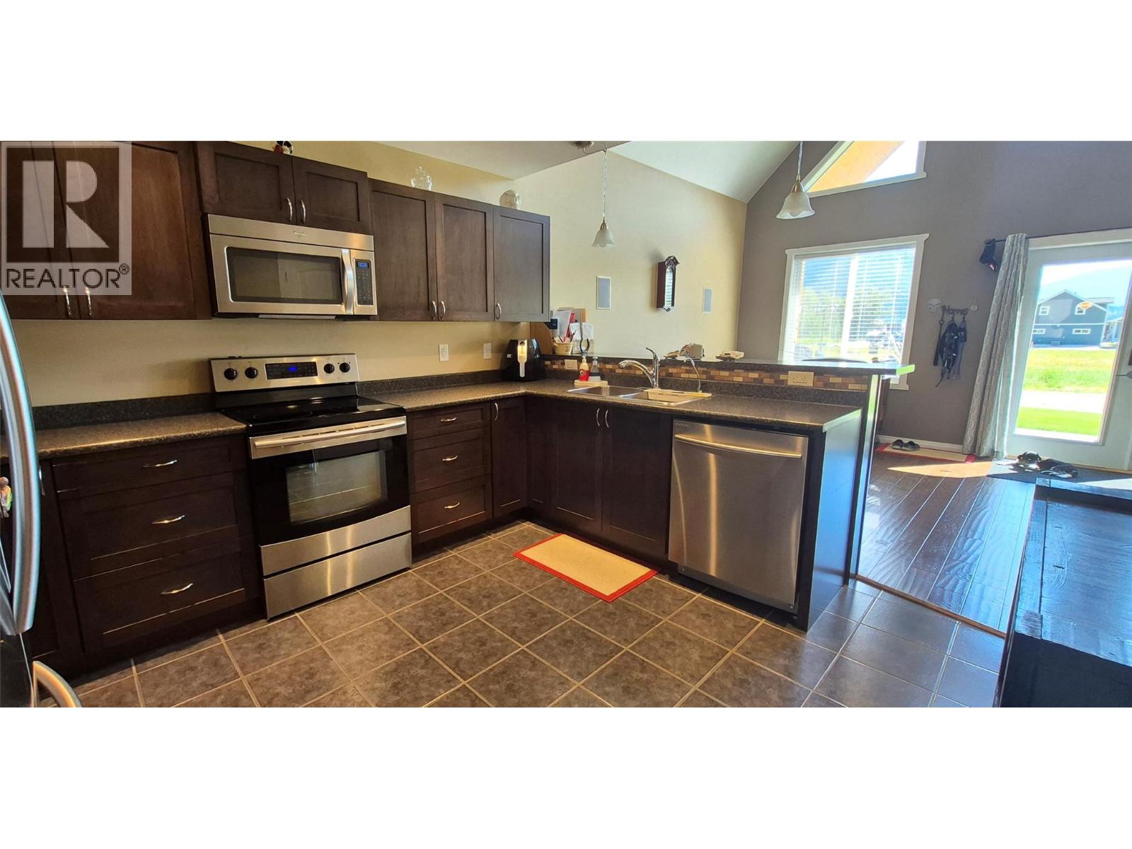 5211 Trans Canada Highway Unit# 6, Salmon Arm, British Columbia  V0E 2X3 - Photo 10 - 10355733