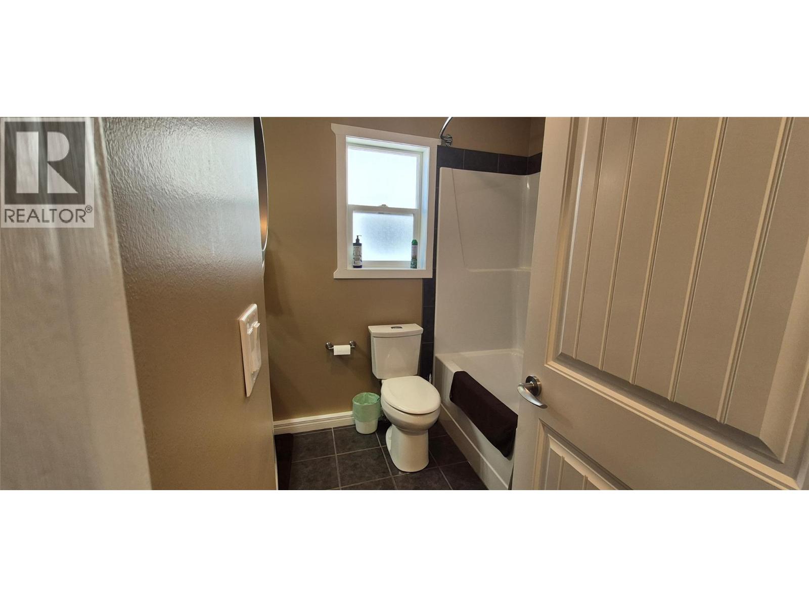 5211 Trans Canada Highway Unit# 6, Salmon Arm, British Columbia  V0E 2X3 - Photo 15 - 10355733