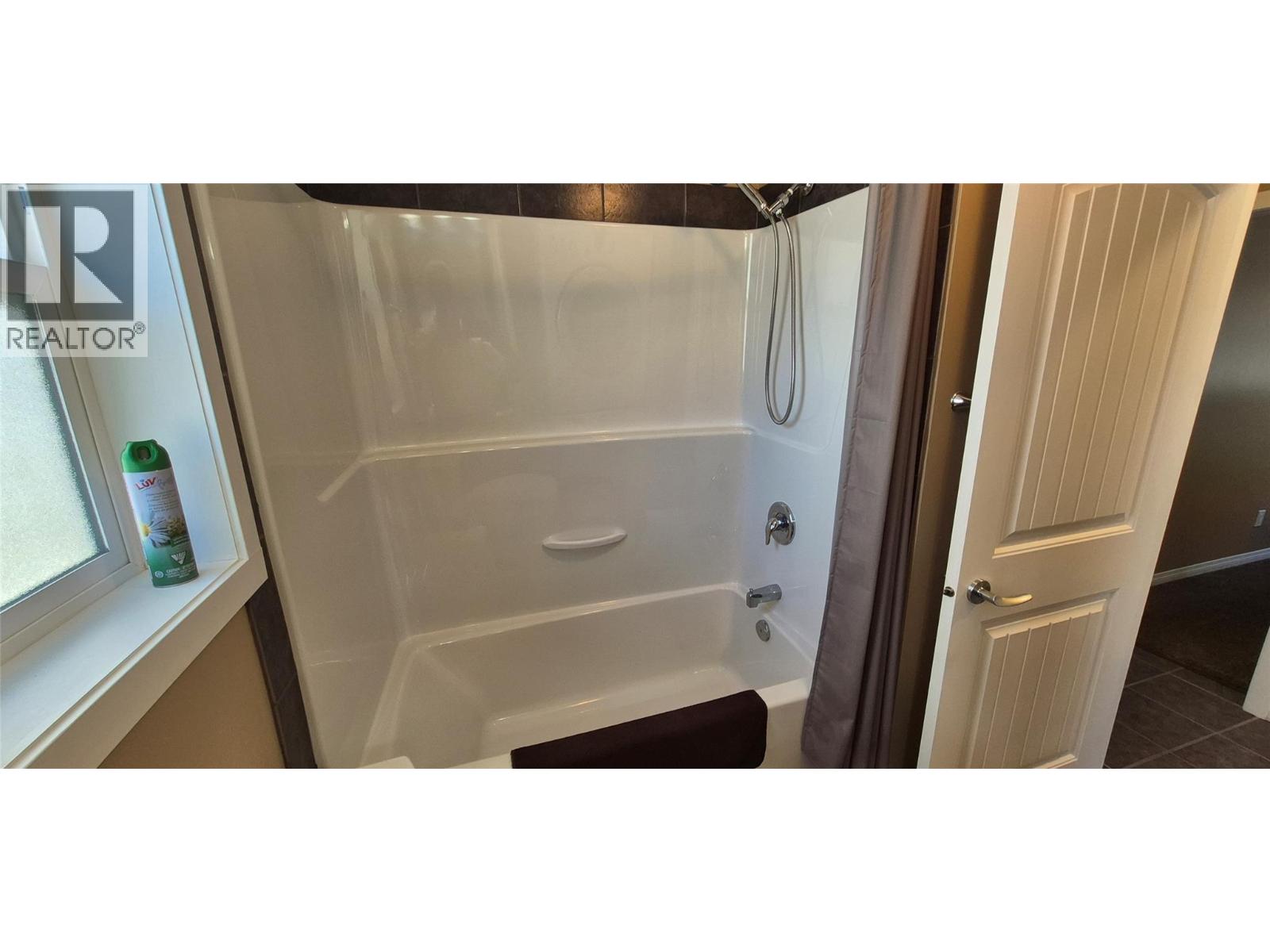 5211 Trans Canada Highway Unit# 6, Salmon Arm, British Columbia  V0E 2X3 - Photo 17 - 10355733