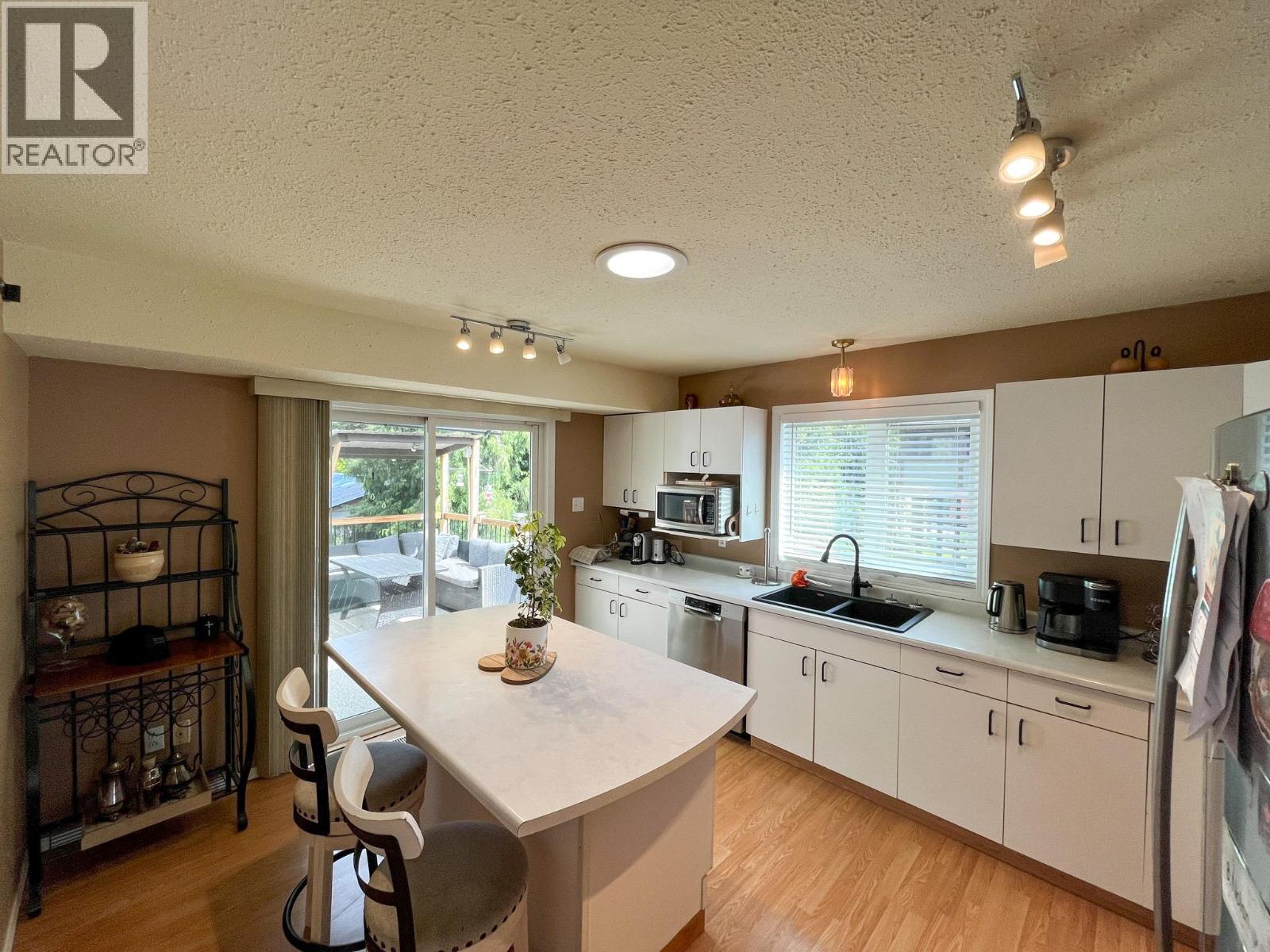 510 Cedar Street, Sicamous, British Columbia  V0E 2V0 - Photo 17 - 10355579