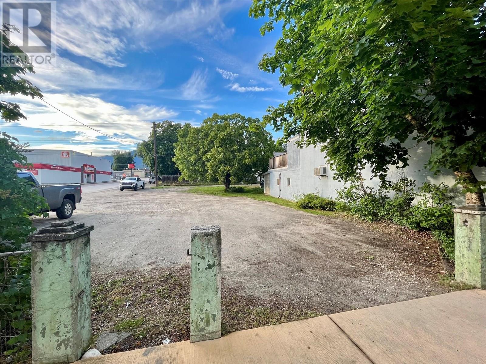 219 Broadway Street W, Nakusp, British Columbia  V0G 1R0 - Photo 6 - 10355502