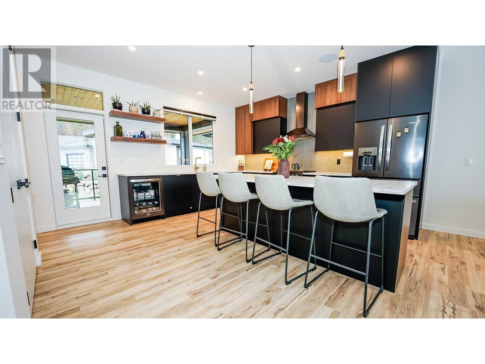 9499 Ledgestone Road, Lake Country, British Columbia  V4V 0A4 - Photo 5 - 10355762