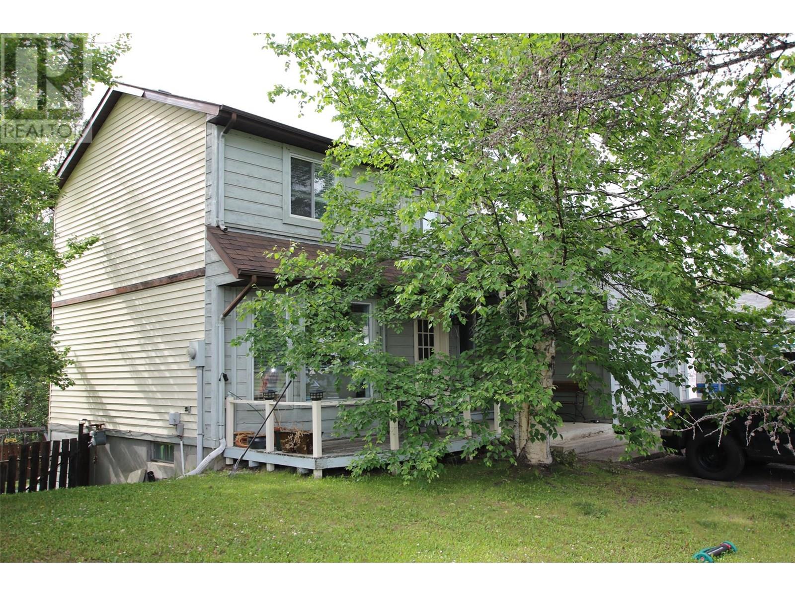 232 Bergeron Drive, Tumbler Ridge, British Columbia  V0C 2W0 - Photo 2 - 10355774