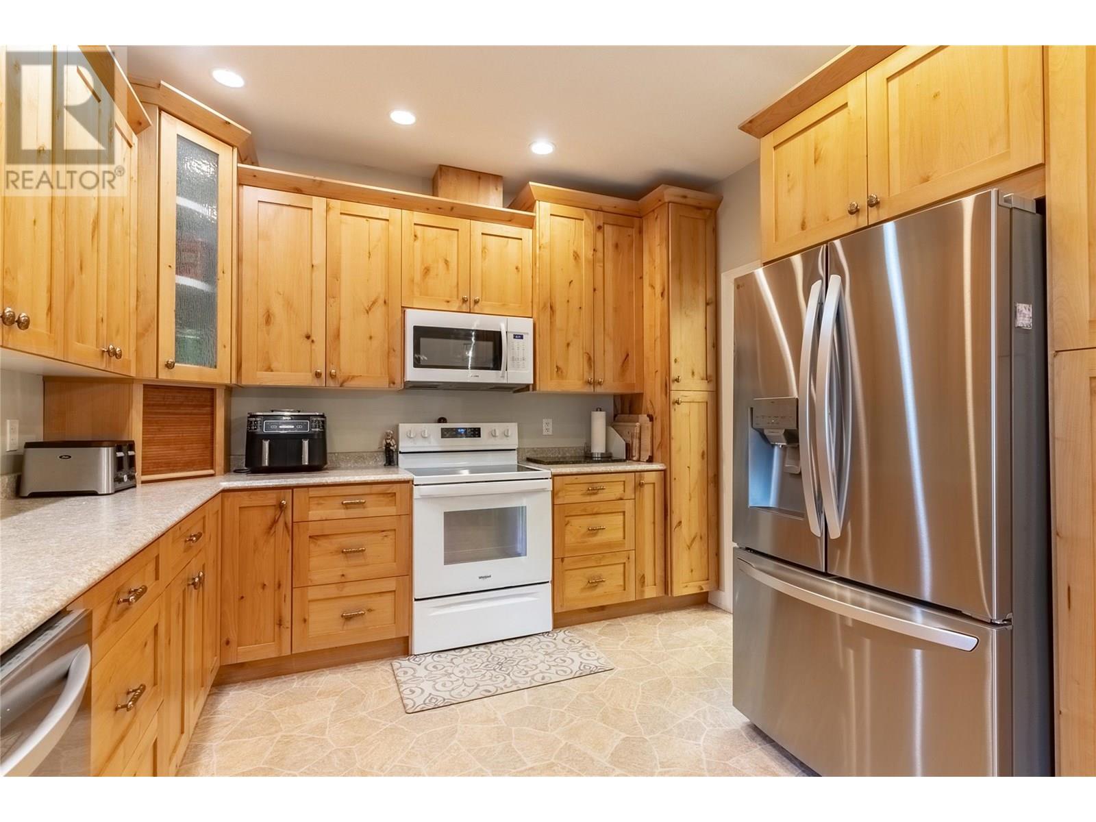 331 Linden Road, Logan Lake, British Columbia  V0K 1W0 - Photo 12 - 10355854