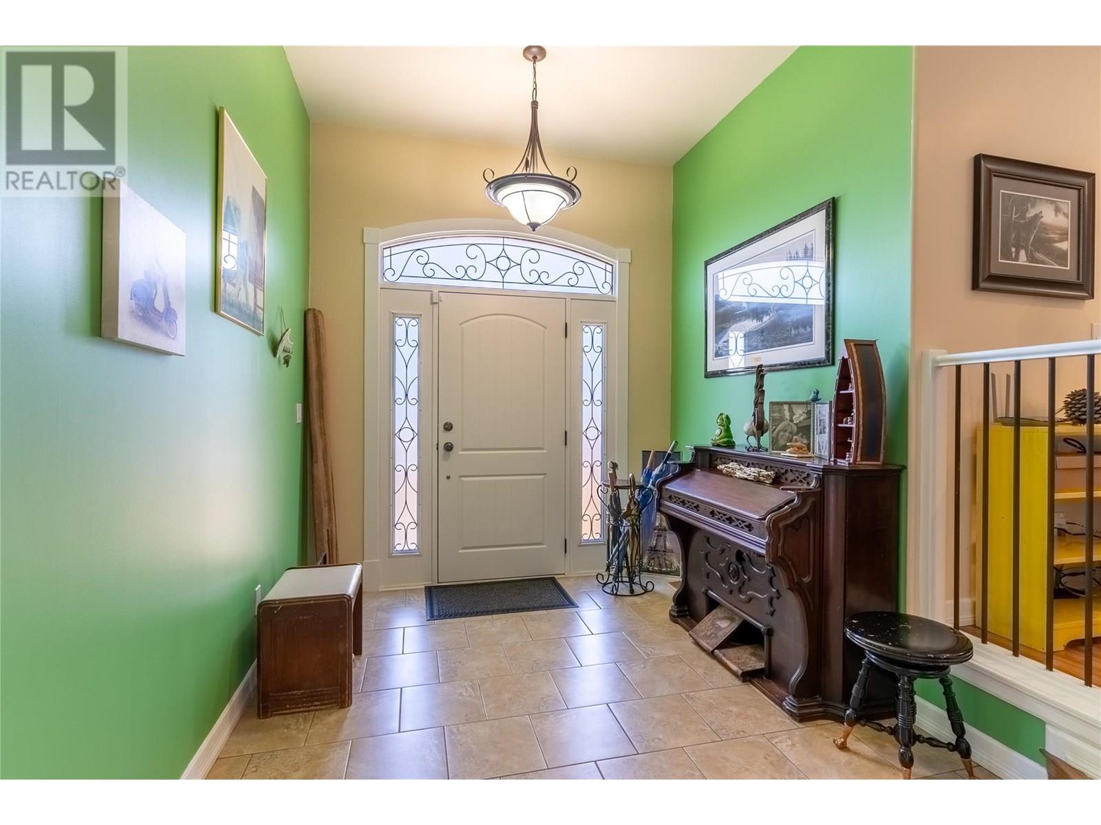 331 Linden Road, Logan Lake, British Columbia  V0K 1W0 - Photo 3 - 10355854