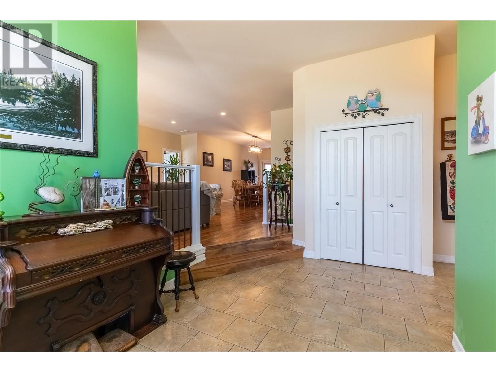 331 Linden Road, Logan Lake, British Columbia  V0K 1W0 - Photo 4 - 10355854