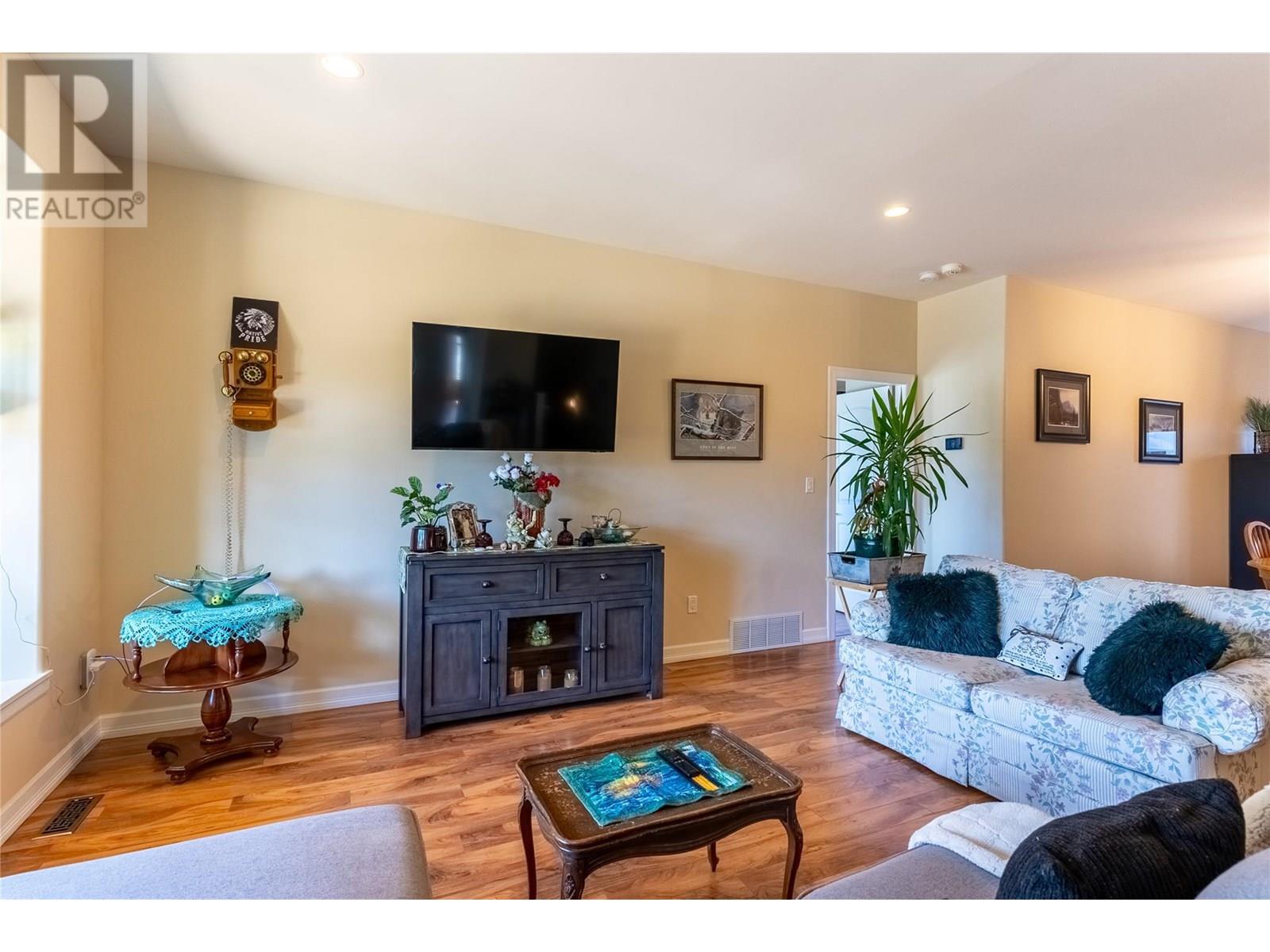 331 Linden Road, Logan Lake, British Columbia  V0K 1W0 - Photo 6 - 10355854