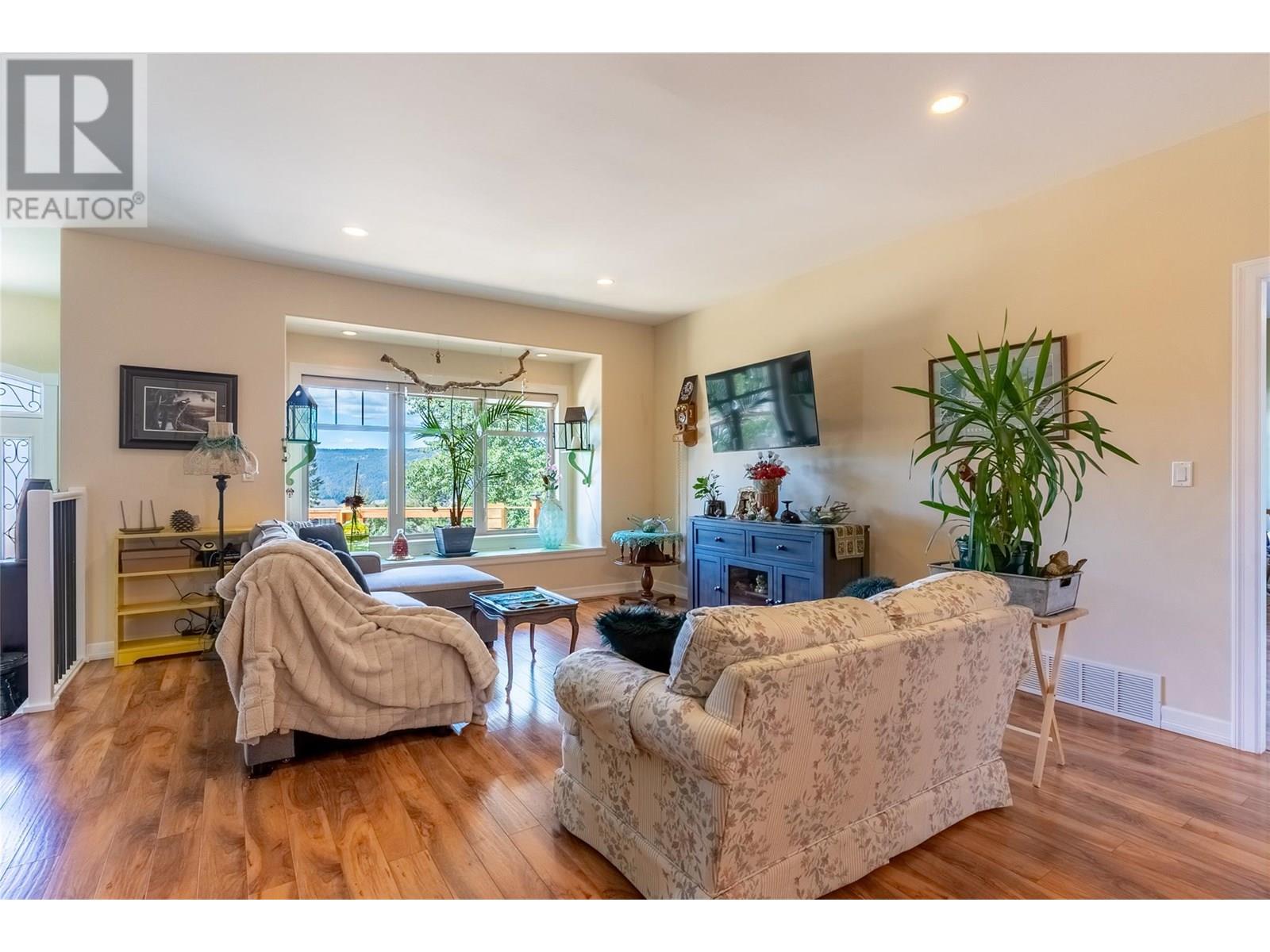 331 Linden Road, Logan Lake, British Columbia  V0K 1W0 - Photo 7 - 10355854