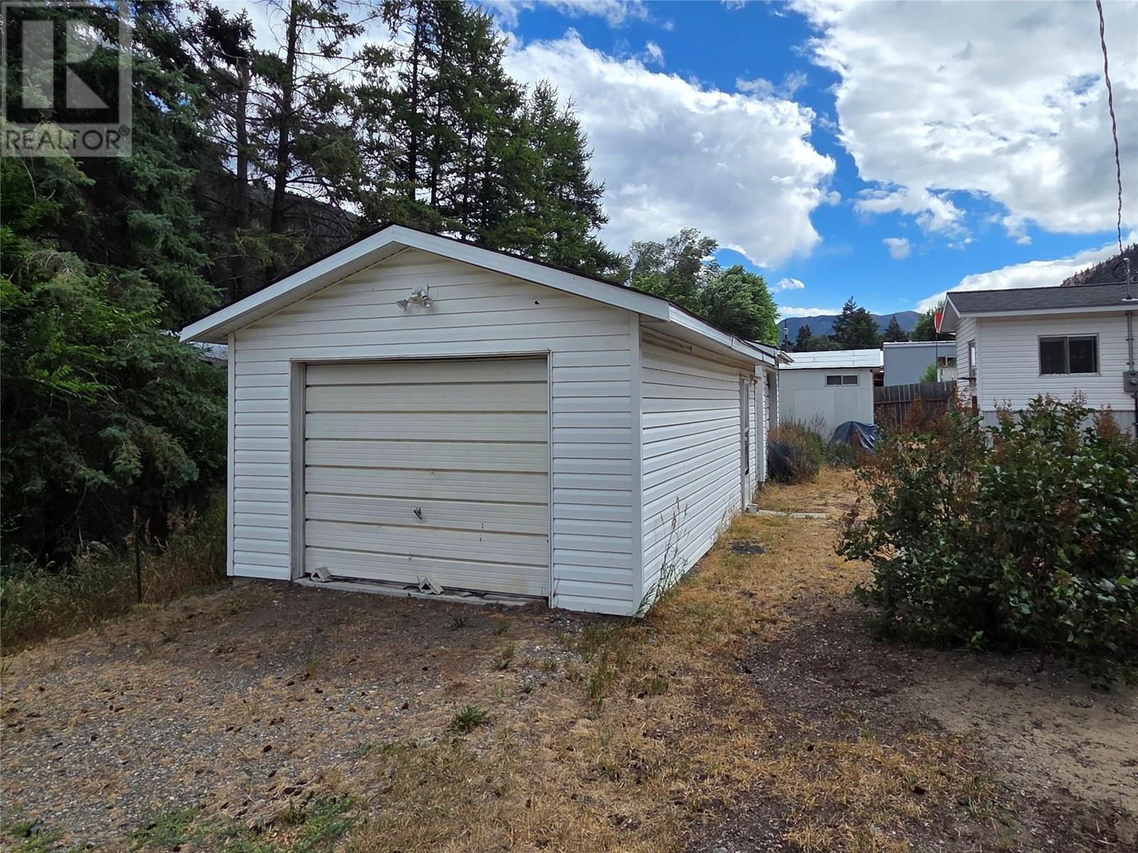 1529 Main Street, Keremeos, British Columbia  V0X 1N6 - Photo 11 - 10356134