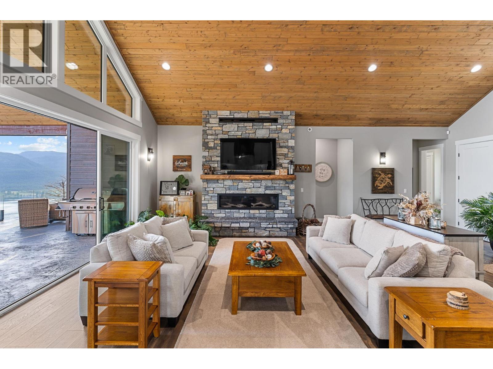 8836 Stonington Road, Vernon, British Columbia  V1H 2K8 - Photo 27 - 10356040