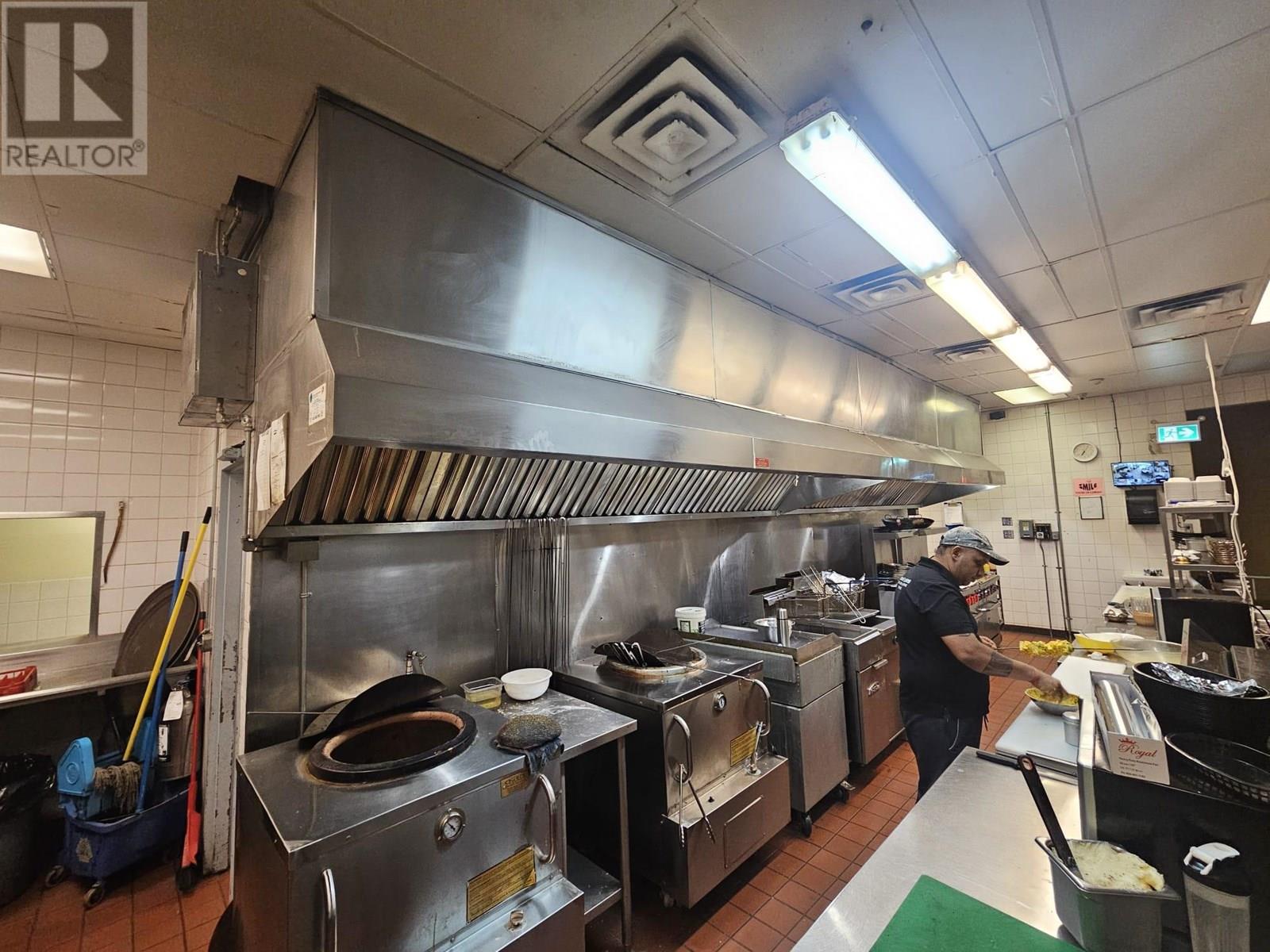 1205 Trans Canada Highway, Golden, British Columbia  V0A 1H1 - Photo 16 - 10356303