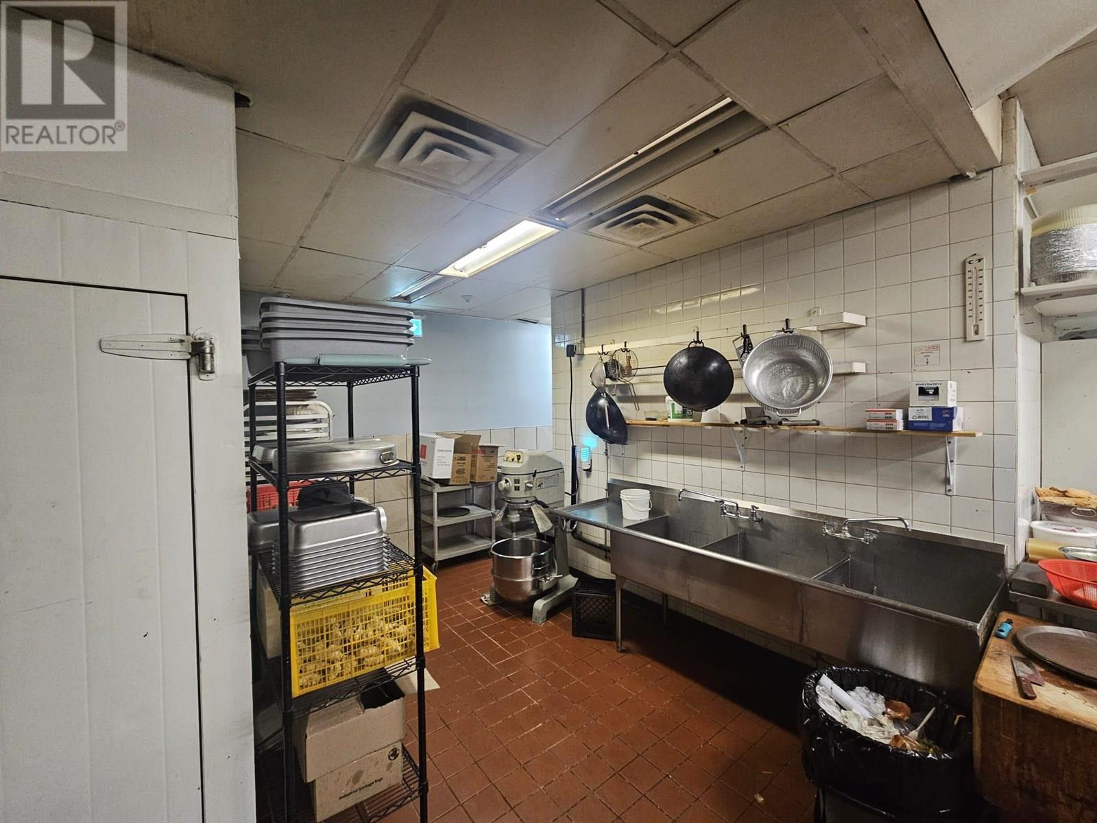 1205 Trans Canada Highway, Golden, British Columbia  V0A 1H1 - Photo 20 - 10356303