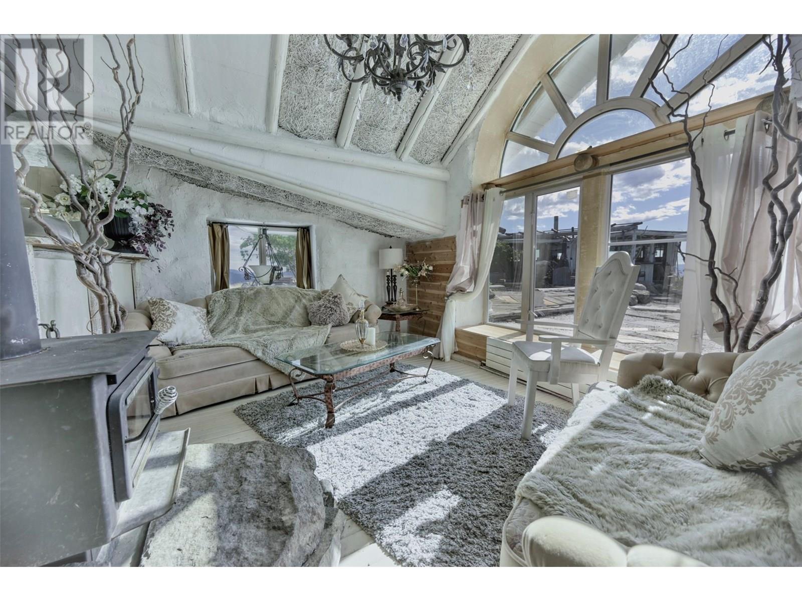 6080 Highway 3, Bridesville, British Columbia  V0H 1Y0 - Photo 11 - 10356165