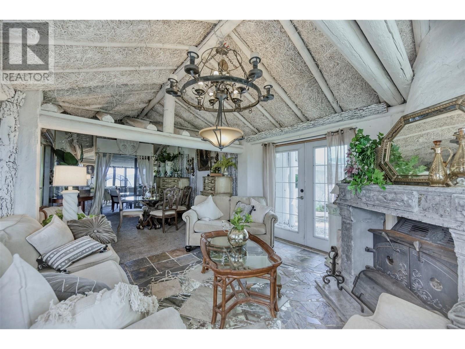 6080 Highway 3, Bridesville, British Columbia  V0H 1Y0 - Photo 2 - 10356165