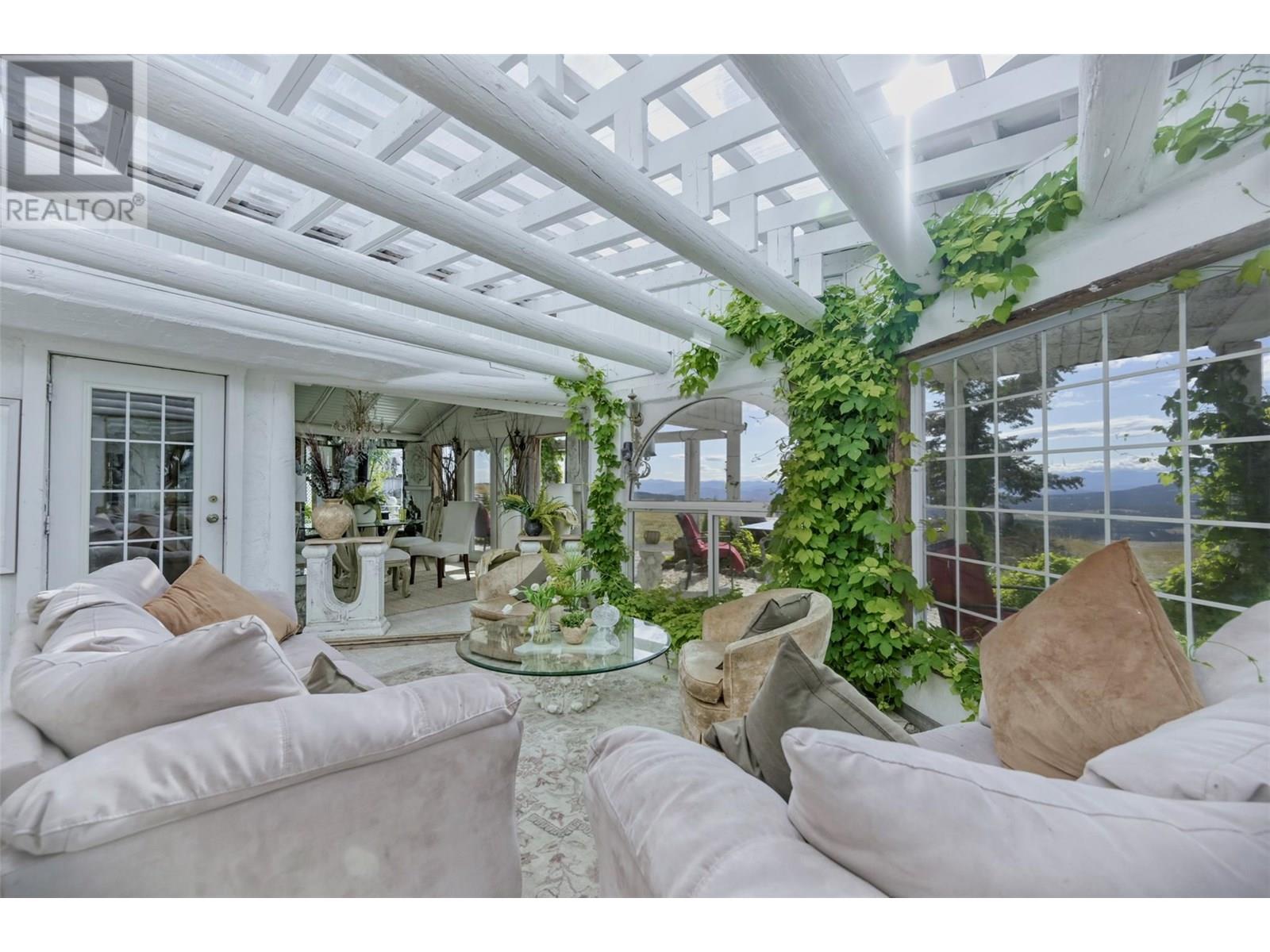 6080 Highway 3, Bridesville, British Columbia  V0H 1Y0 - Photo 4 - 10356165