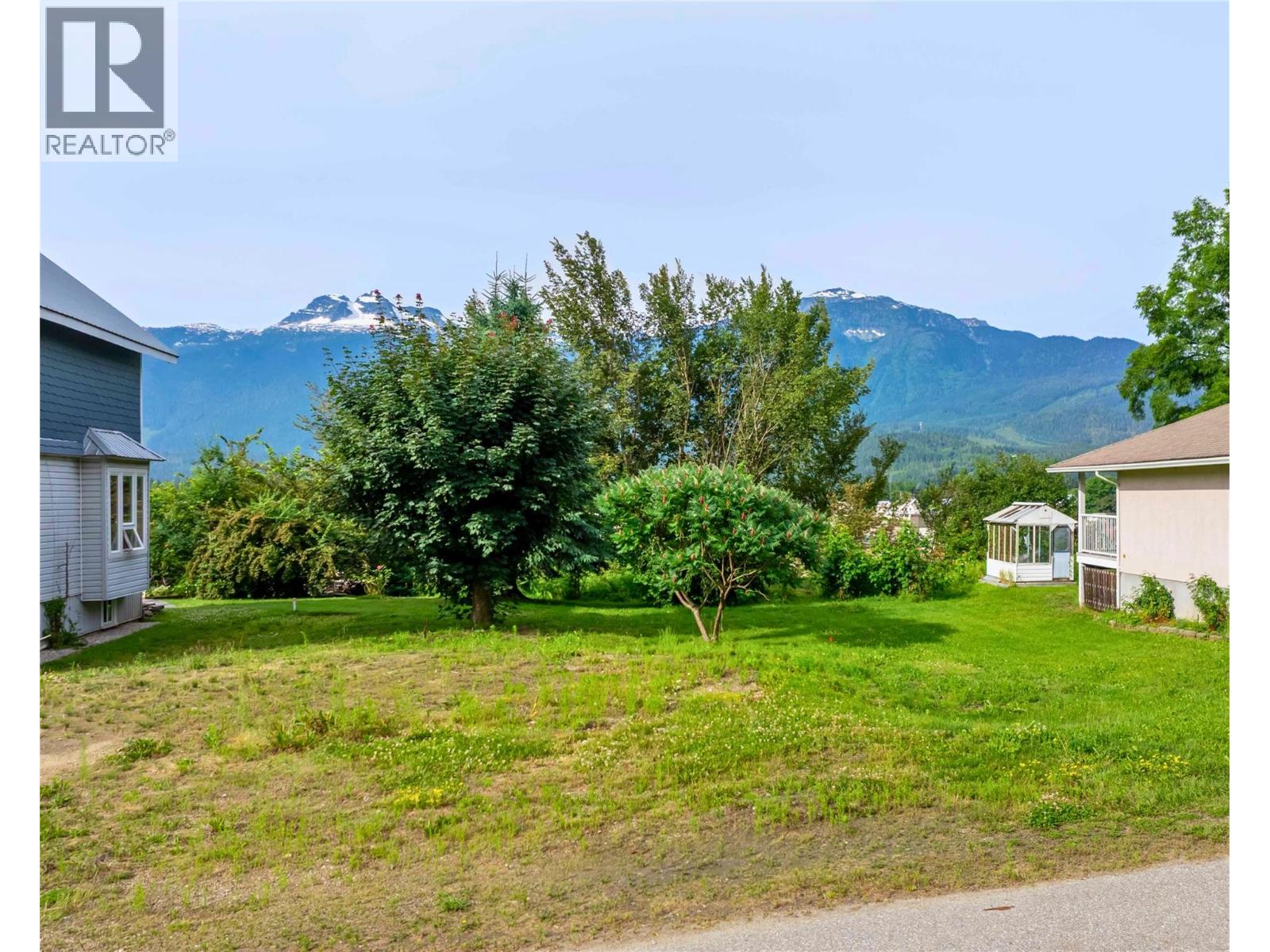 157 Track Street E, Revelstoke, British Columbia  V0E 2S2 - Photo 1 - 10356351