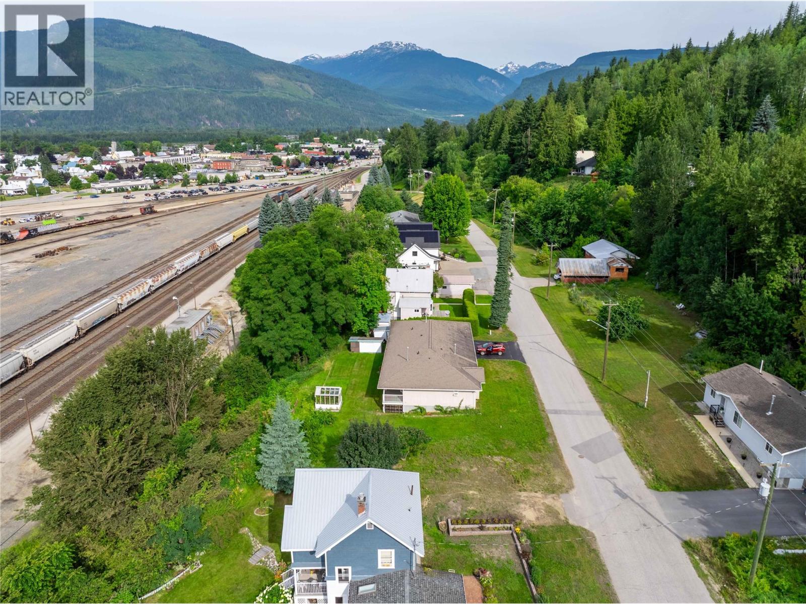 157 Track Street E, Revelstoke, British Columbia  V0E 2S2 - Photo 12 - 10356351