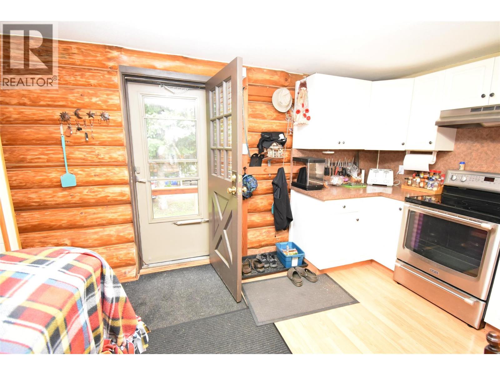 5741 Scott Road, Falkland, British Columbia  V0E 1W0 - Photo 18 - 10355864