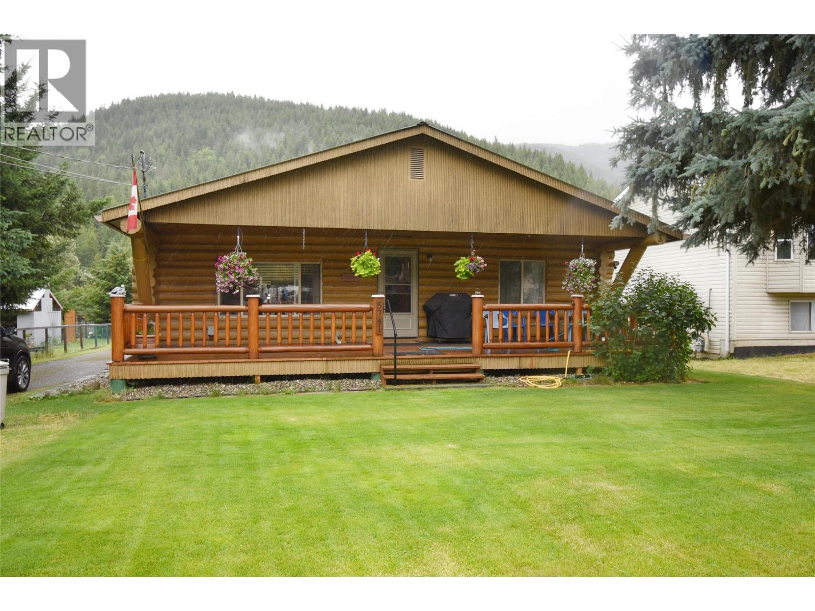 5741 Scott Road, Falkland, British Columbia  V0E 1W0 - Photo 2 - 10355864