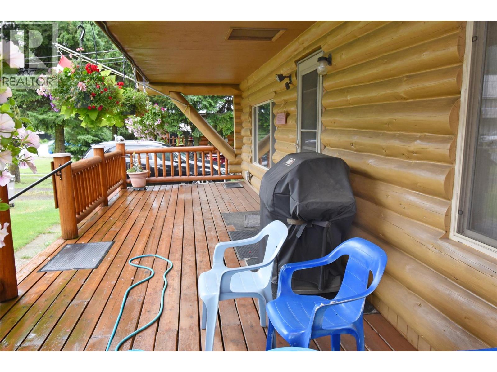 5741 Scott Road, Falkland, British Columbia  V0E 1W0 - Photo 6 - 10355864