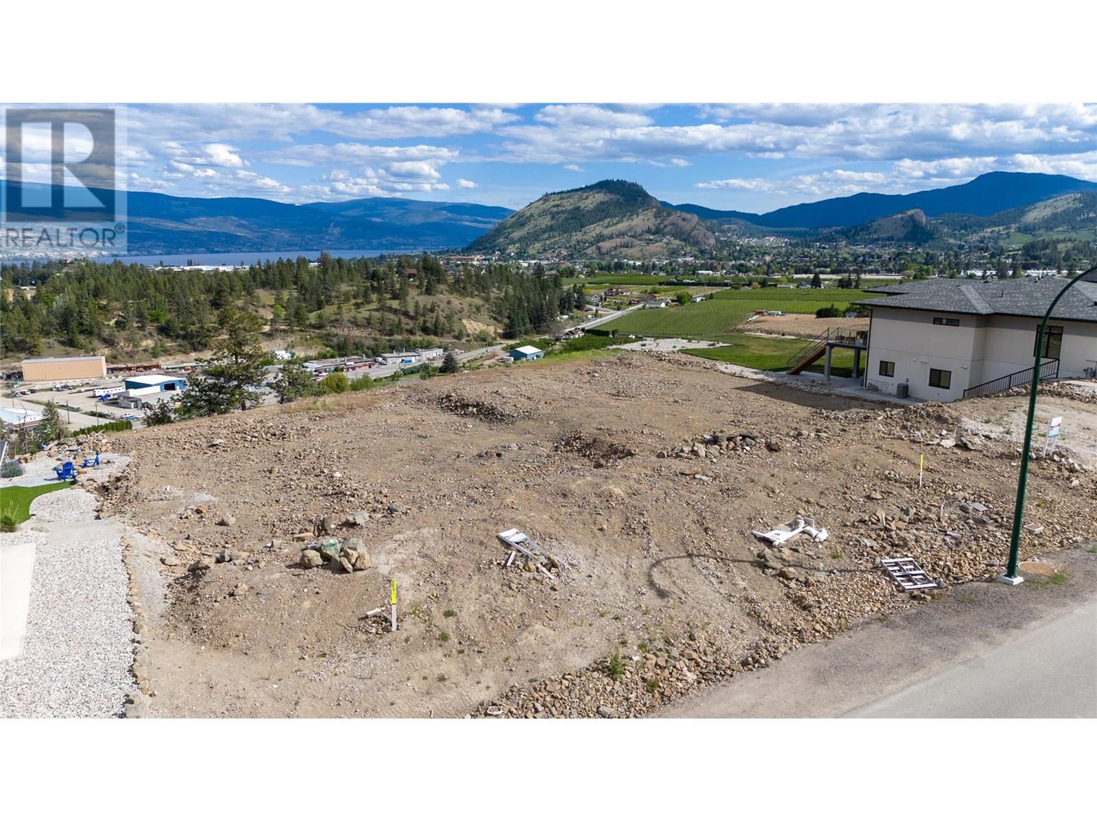 17555 Sanborn Street, Summerland, British Columbia  V0H 1Z6 - Photo 1 - 10356396