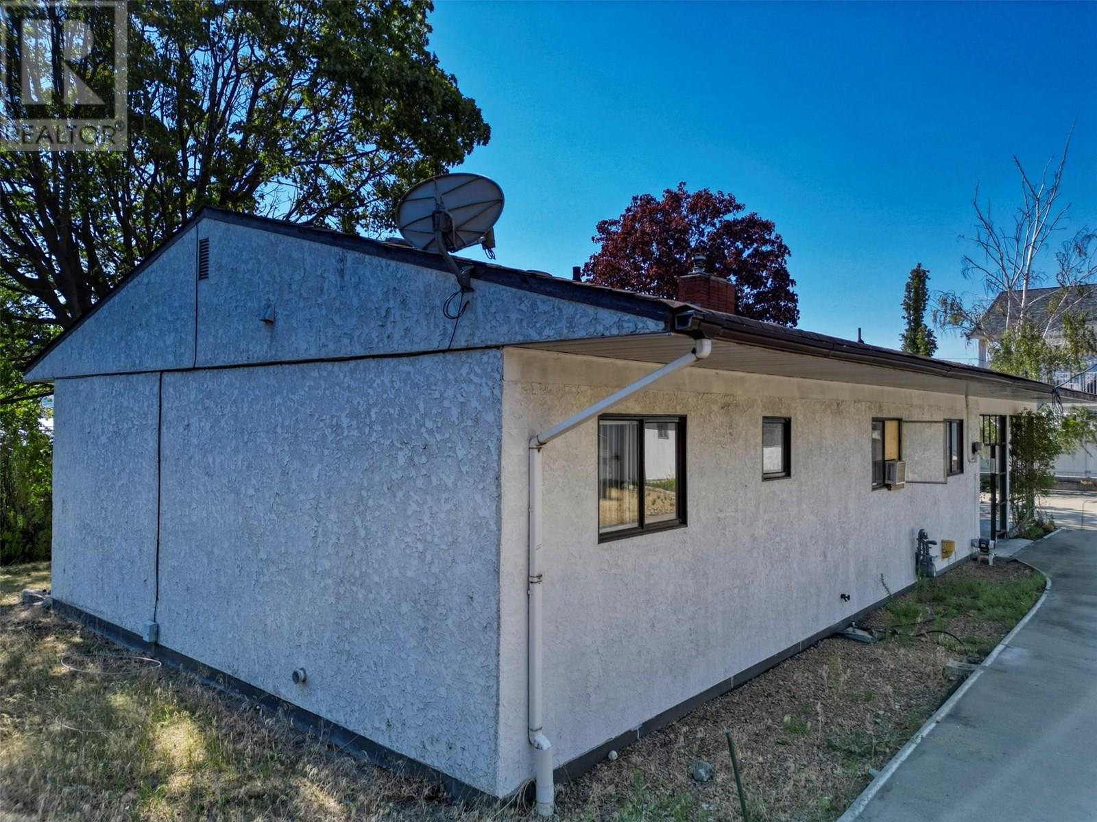 6406 89th Street, Osoyoos, British Columbia  V0H 1V1 - Photo 12 - 10356387