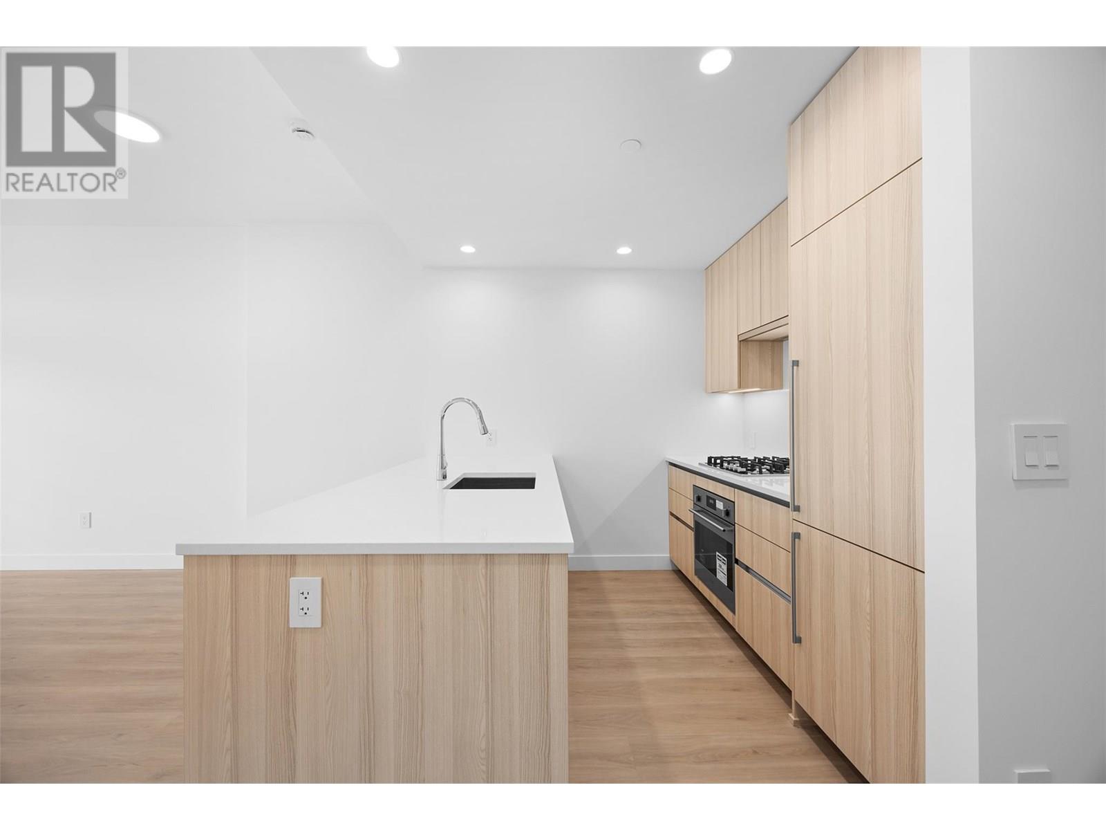 238 Leon Avenue Unit# 1403, Kelowna, British Columbia  V1Y 6H9 - Photo 5 - 10356537