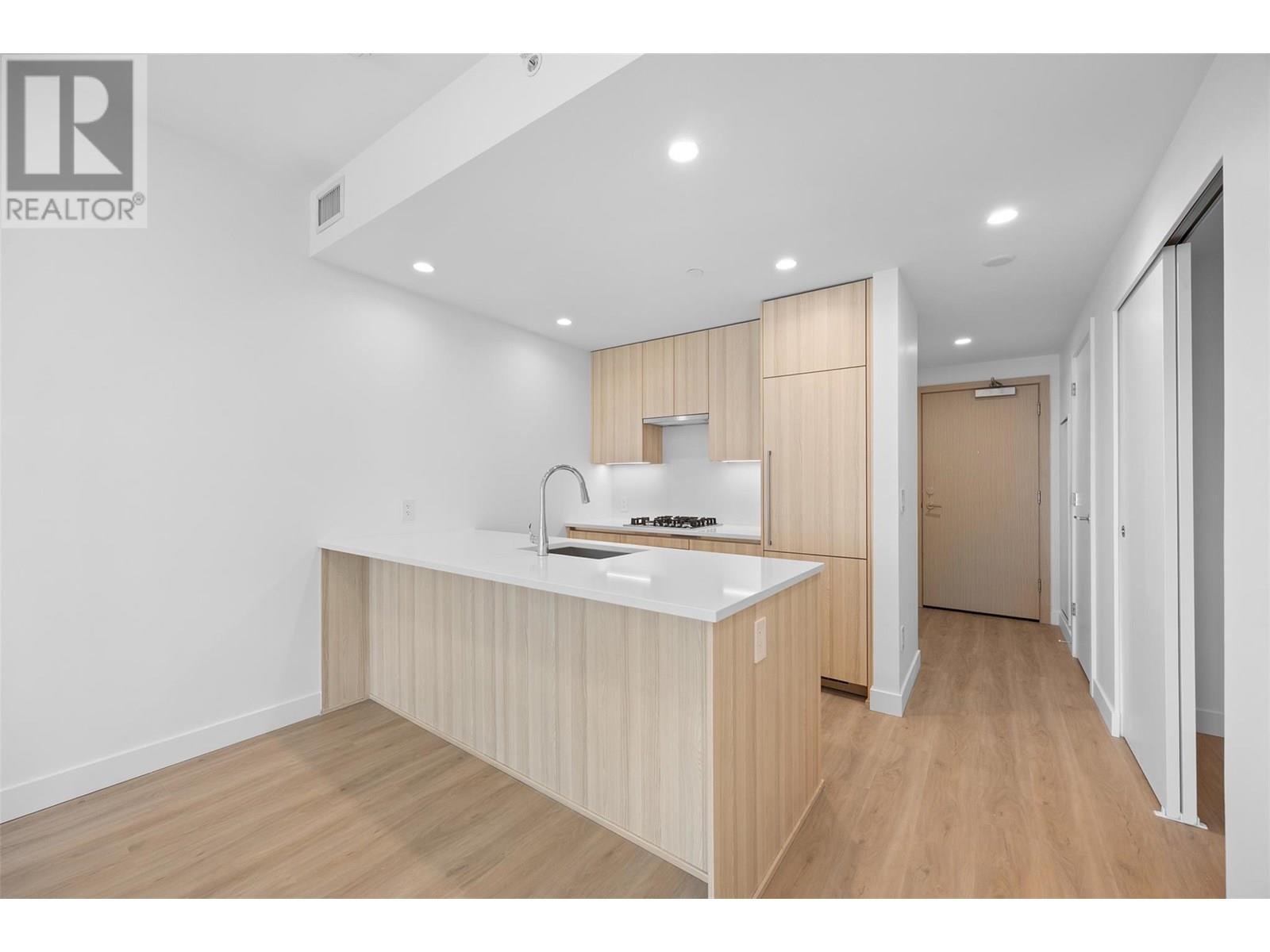 238 Leon Avenue Unit# 1403, Kelowna, British Columbia  V1Y 6H9 - Photo 6 - 10356537