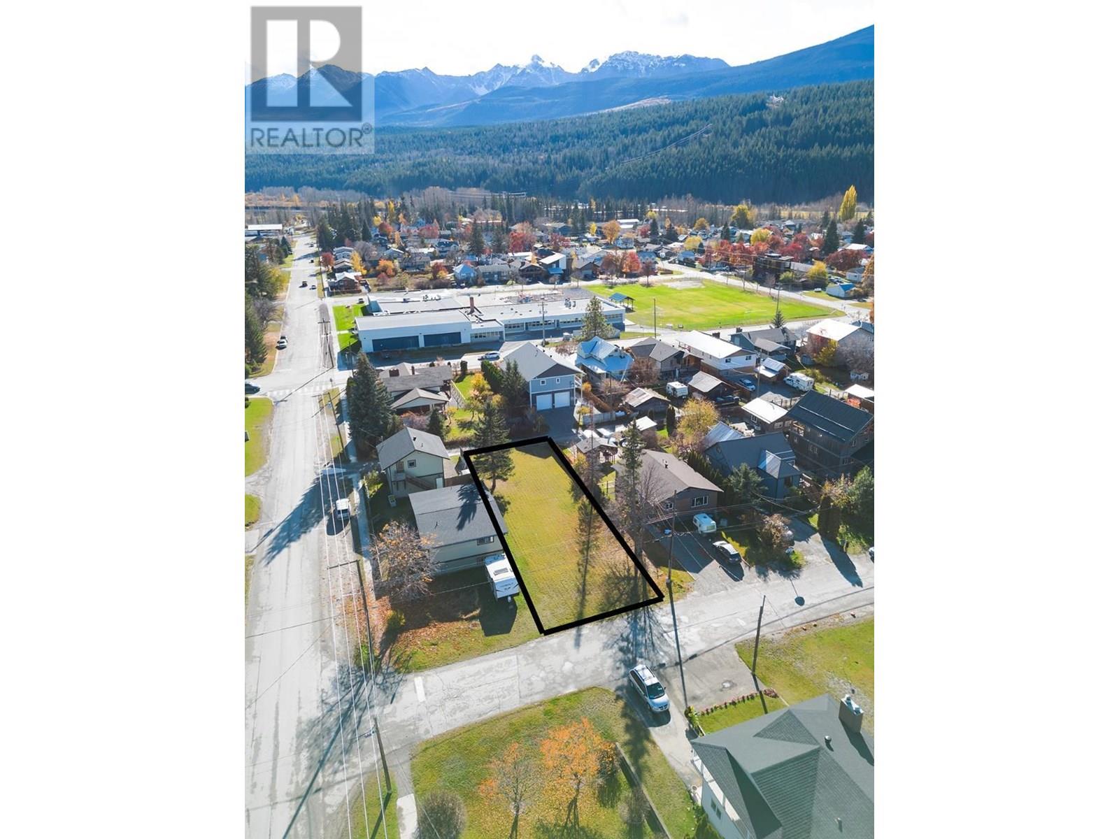 618 8th  S Street, Golden, British Columbia  V0A 1H0 - Photo 11 - 10356621