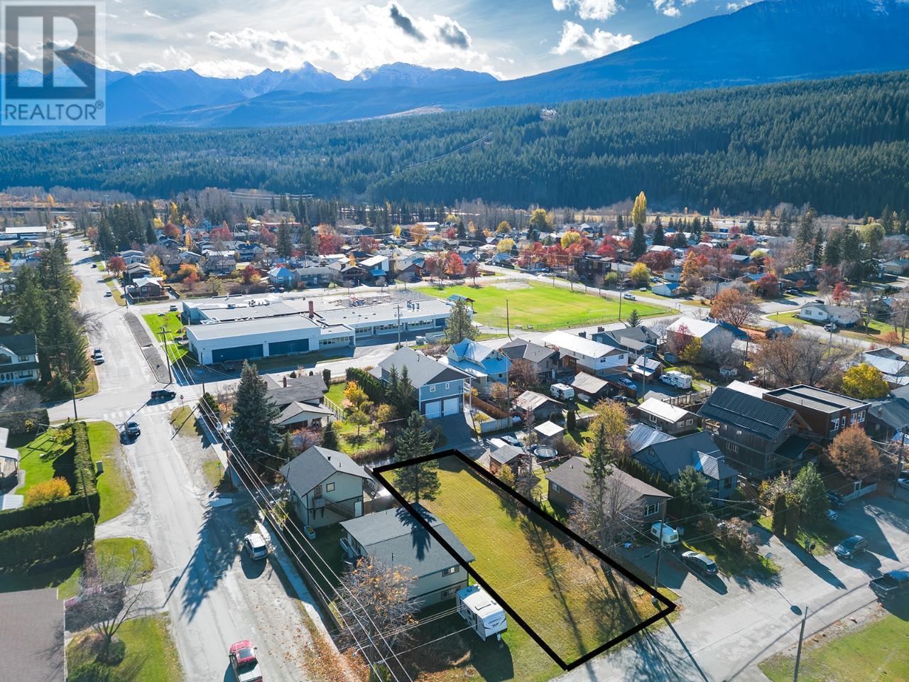 618 8th  S Street, Golden, British Columbia  V0A 1H0 - Photo 9 - 10356621