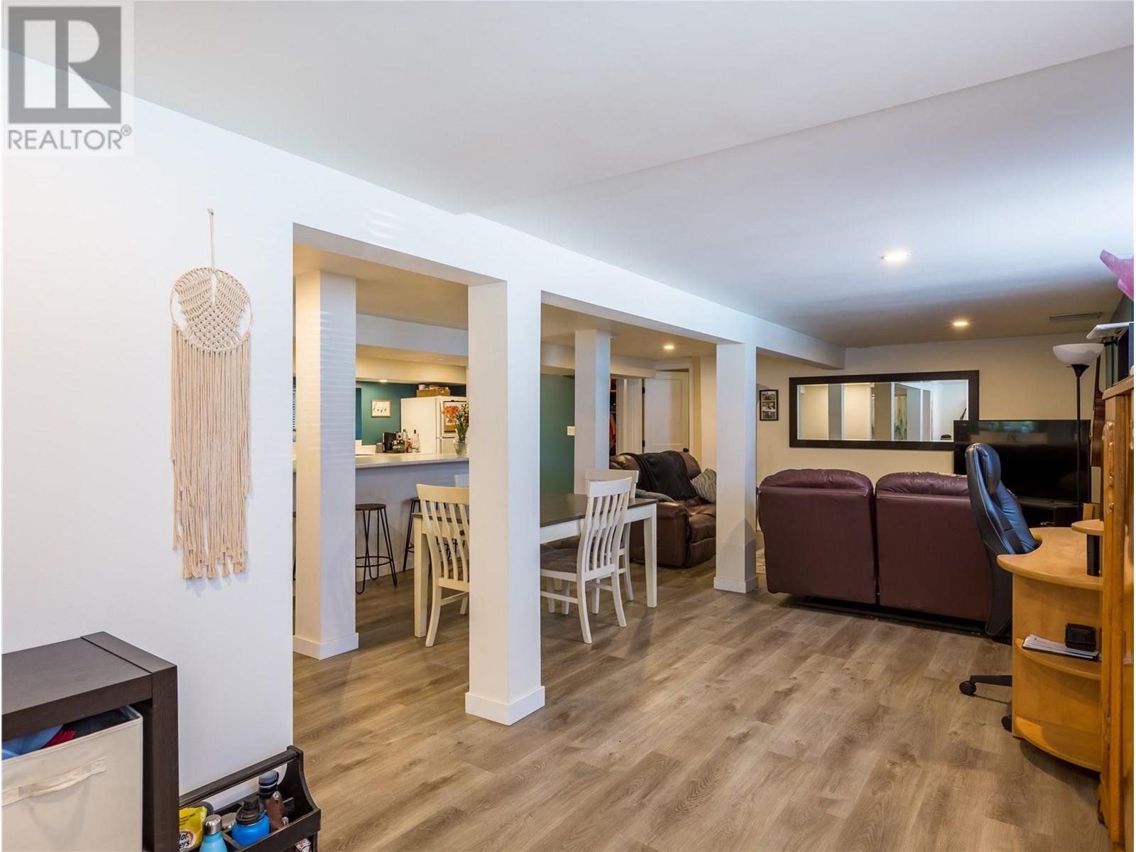 6342 6 Highway, Lavington, British Columbia  V1B 3C7 - Photo 12 - 10356250