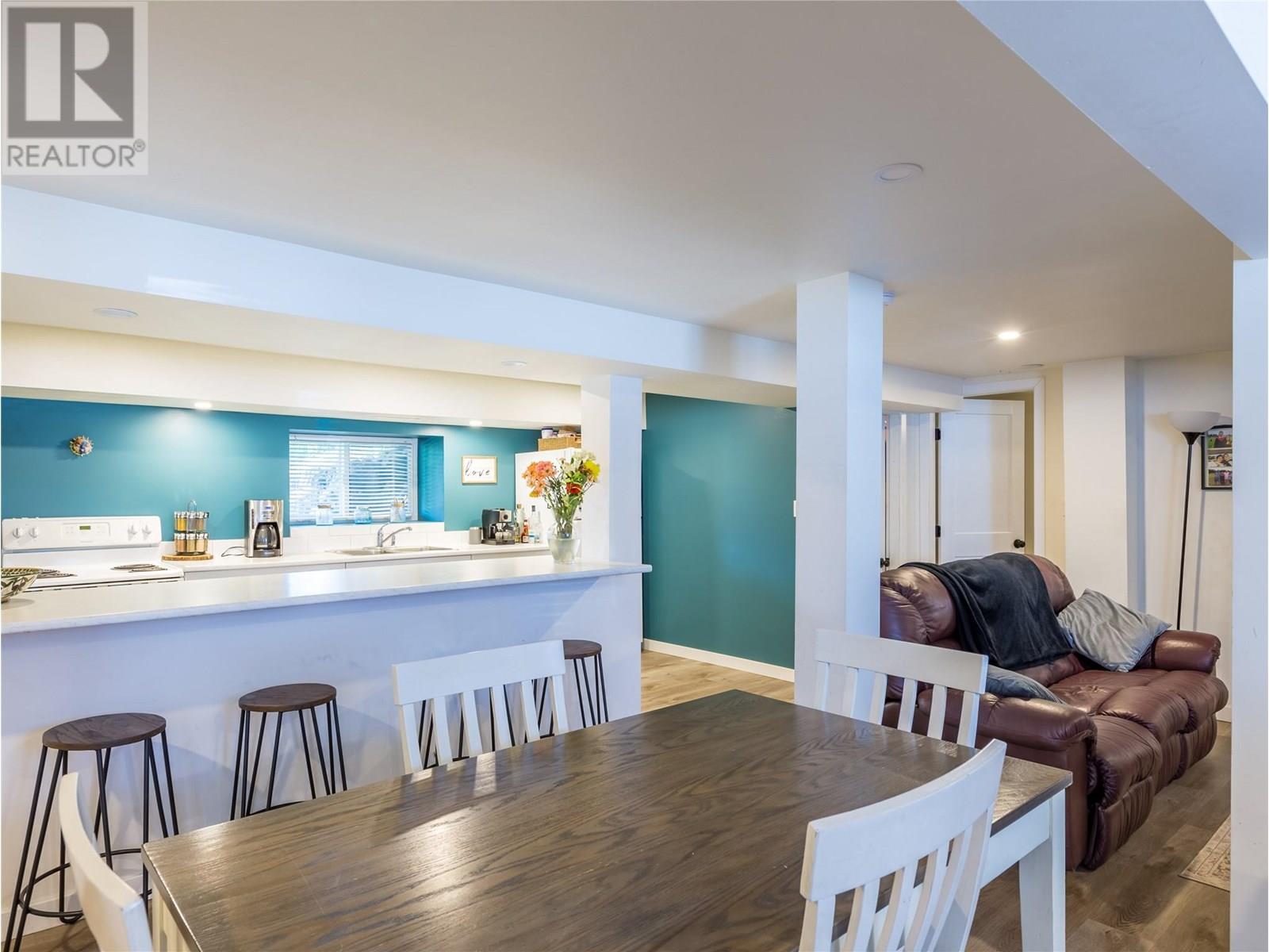 6342 6 Highway, Lavington, British Columbia  V1B 3C7 - Photo 16 - 10356250