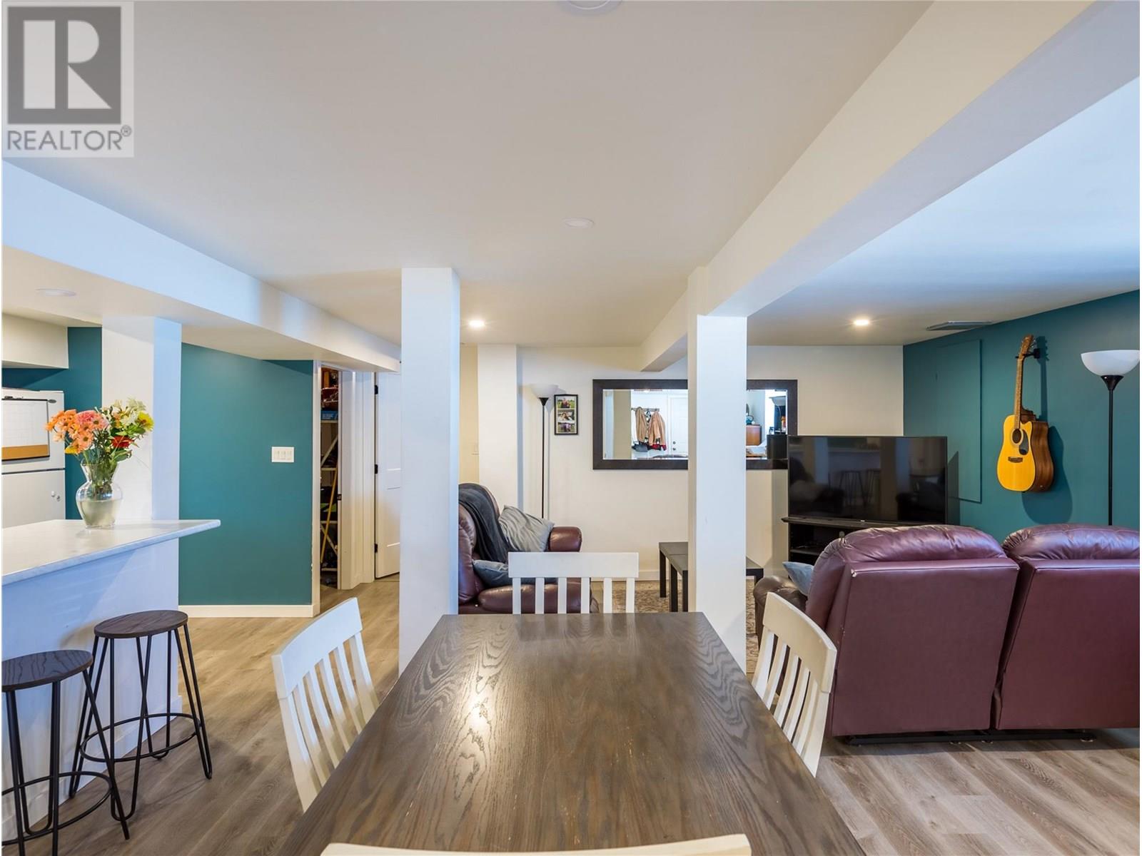 6342 6 Highway, Lavington, British Columbia  V1B 3C7 - Photo 17 - 10356250