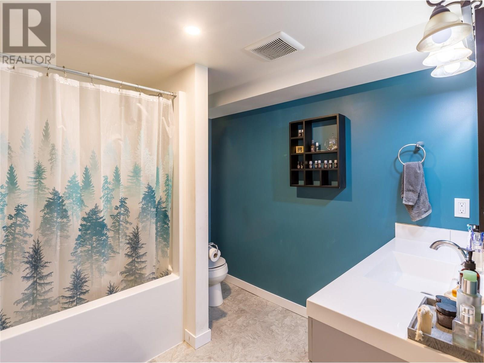 6342 6 Highway, Lavington, British Columbia  V1B 3C7 - Photo 22 - 10356250