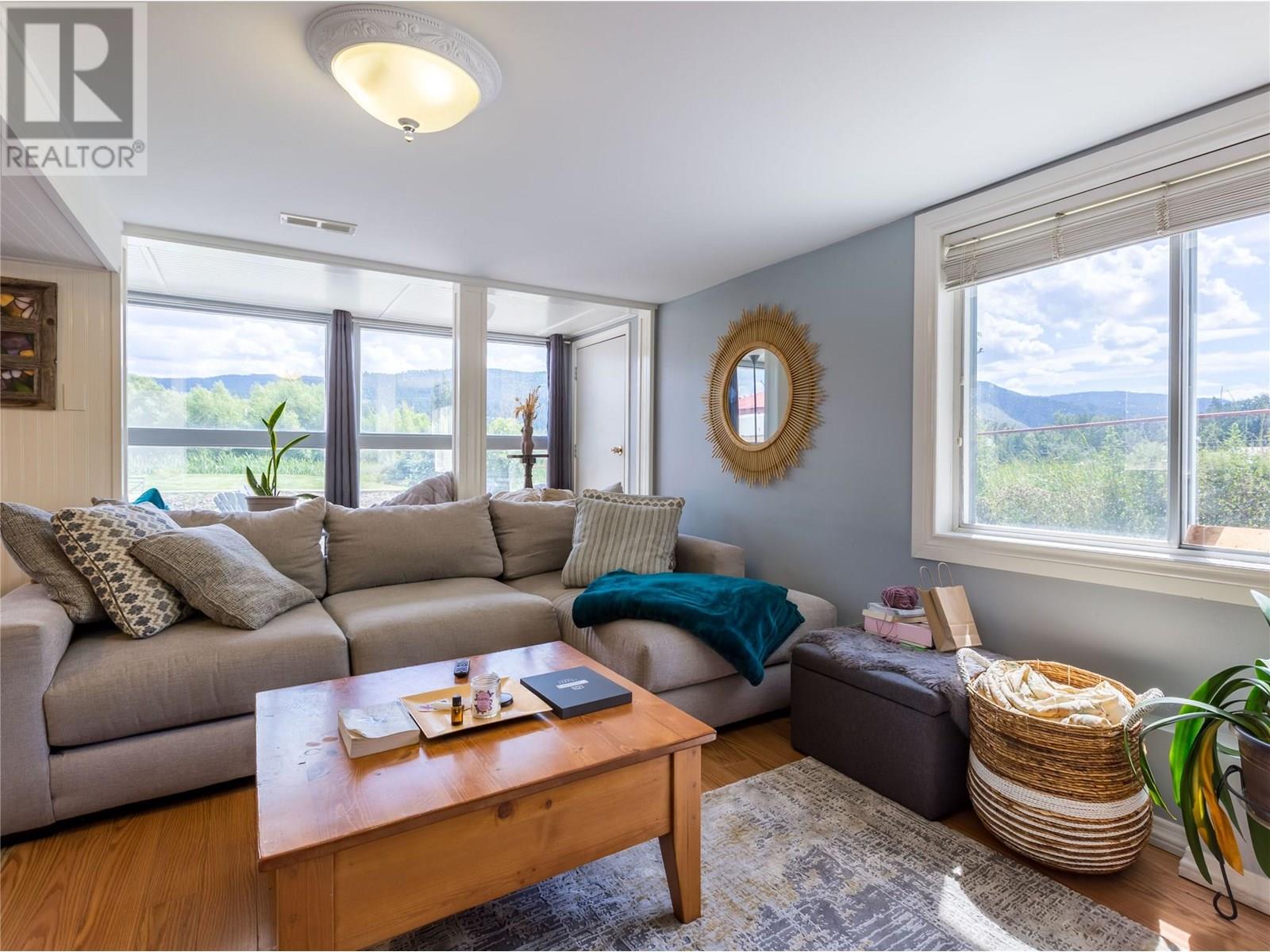 6342 6 Highway, Lavington, British Columbia  V1B 3C7 - Photo 29 - 10356250