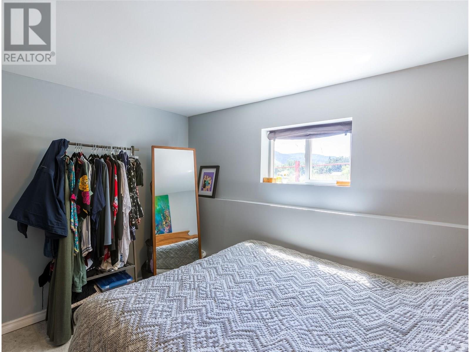 6342 6 Highway, Lavington, British Columbia  V1B 3C7 - Photo 34 - 10356250