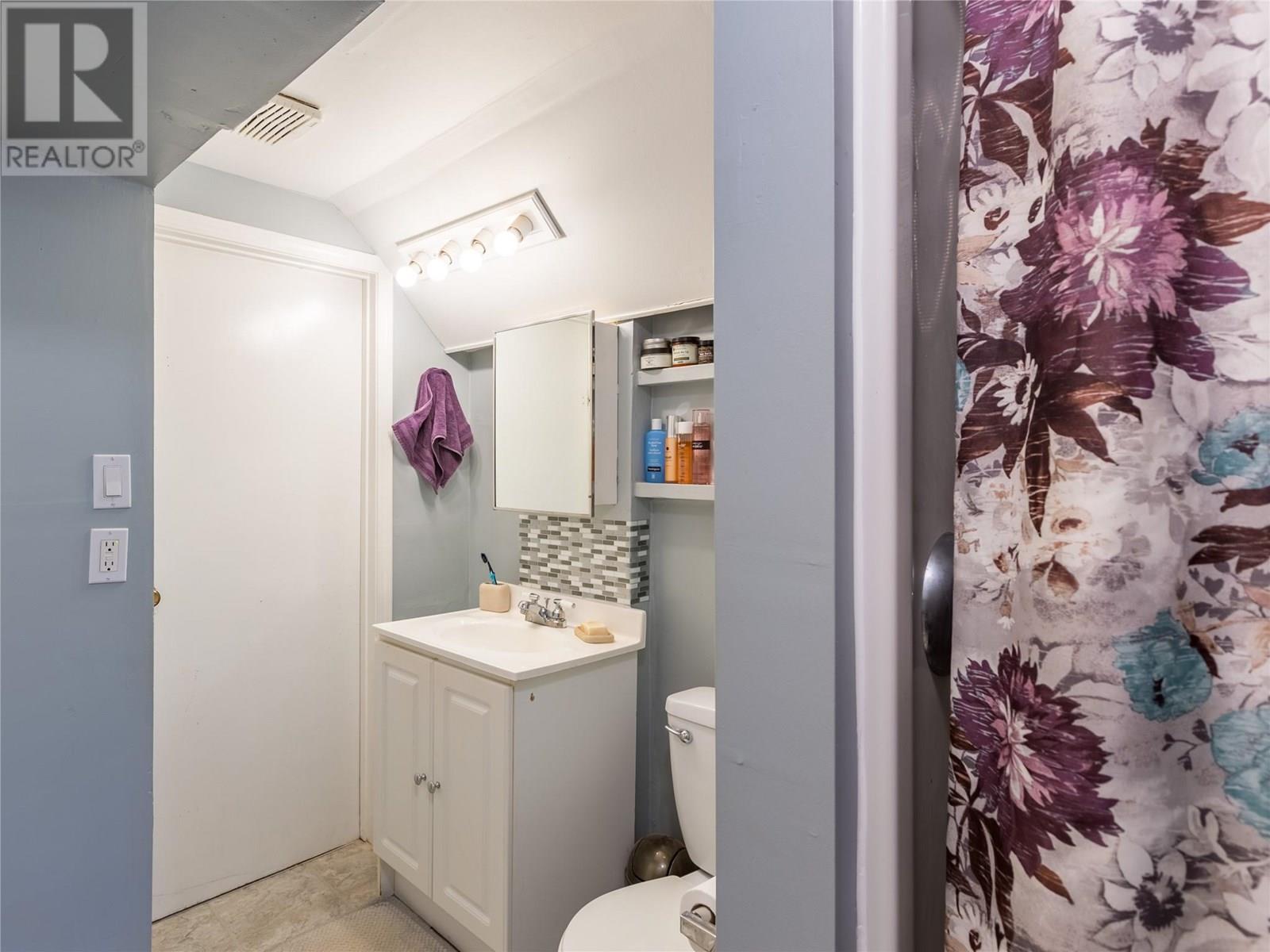 6342 6 Highway, Lavington, British Columbia  V1B 3C7 - Photo 35 - 10356250